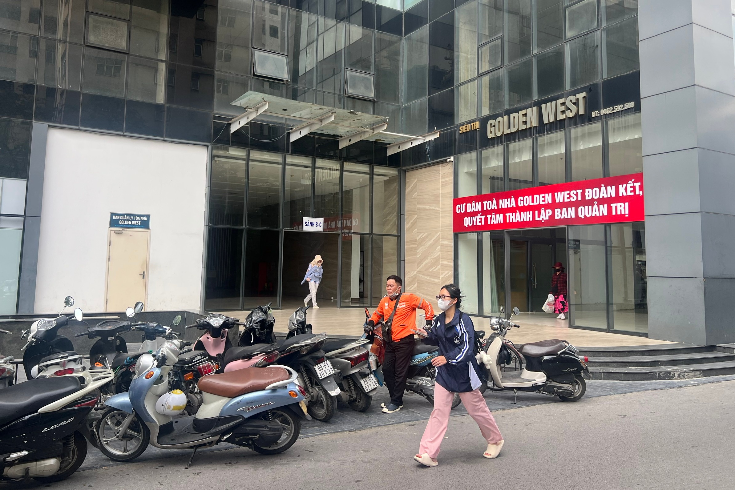 Hà Nội muốn hợp thức hóa vi phạm xây dựng ở chung cư Golden West - Ảnh 2.