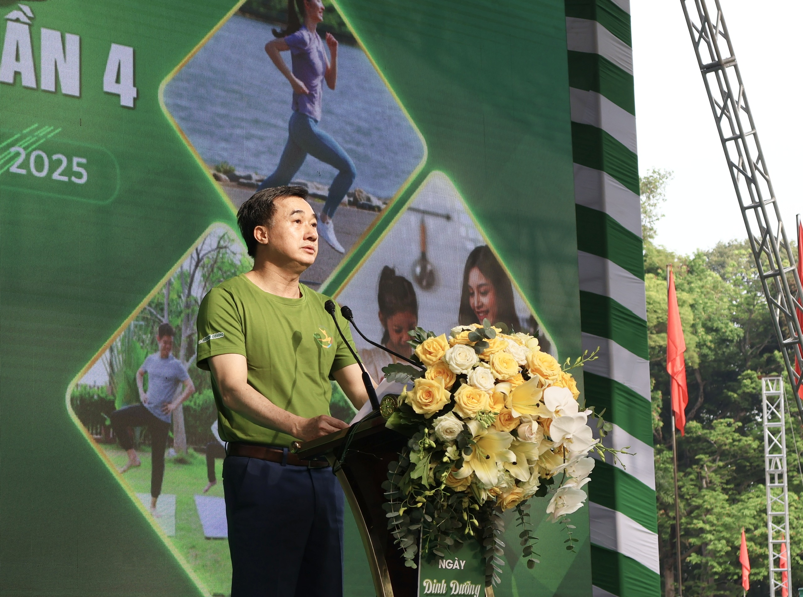 Người dân đổ về Dinh Độc Lập tham gia chương trình dinh dưỡng cộng đồng- Ảnh 1.