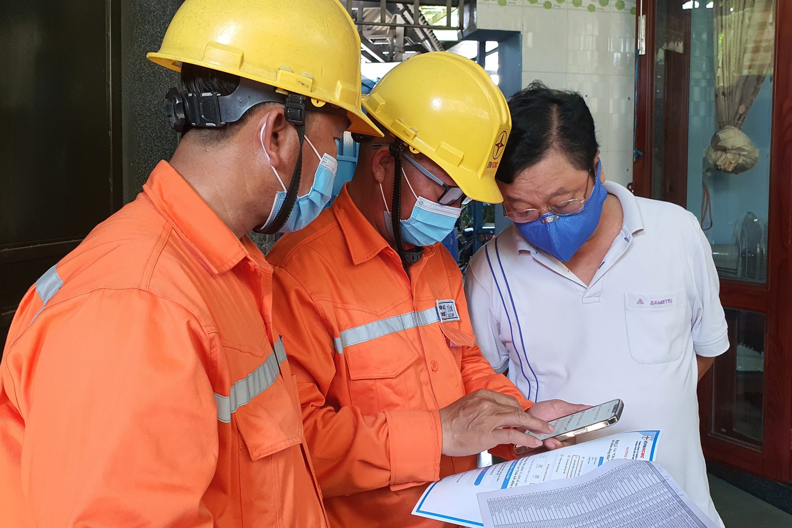 Sức mua phập phồng lo giá điện- Ảnh 1. Sức mua phập phồng lo giá điện- Ảnh 1.