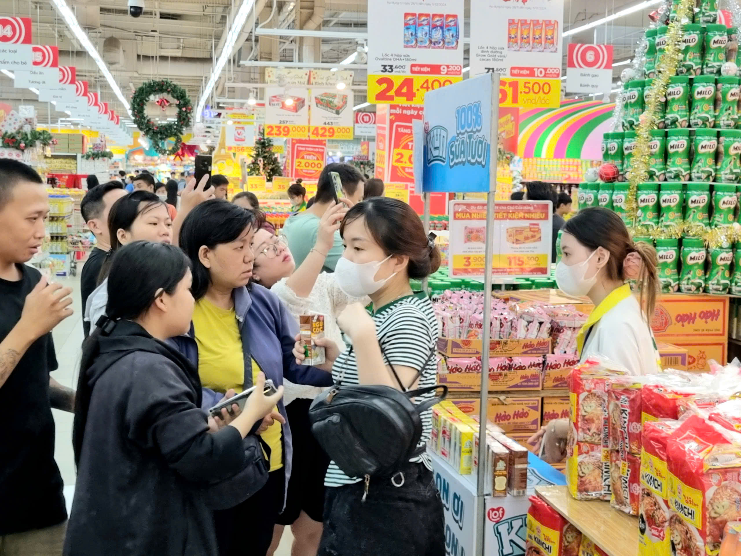 Sức mua phập phồng lo giá điện- Ảnh 2. Sức mua phập phồng lo giá điện- Ảnh 2.
