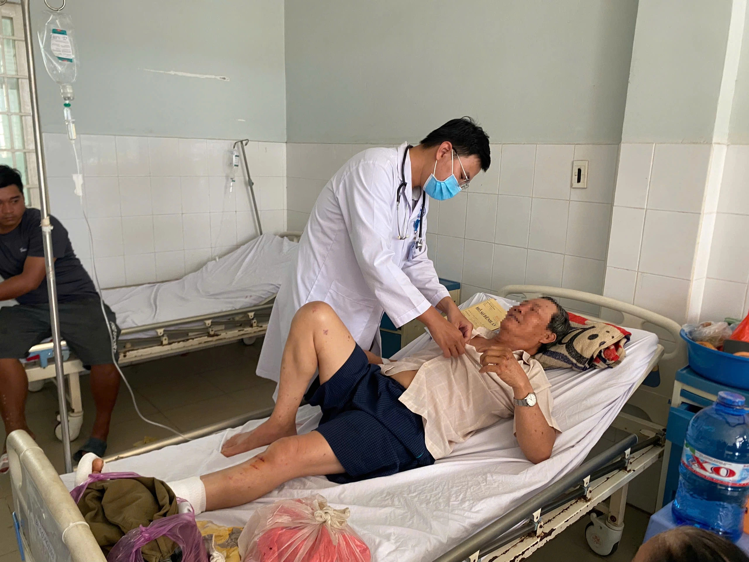 Vụ sụt lún công trình vừa khánh thành ở Tây Ninh: 'Không ai nghĩ đường mới làm đã hư'- Ảnh 2. Vụ sụt lún công trình vừa khánh thành ở Tây Ninh: 'Không ai nghĩ đường mới làm đã hư'- Ảnh 2.