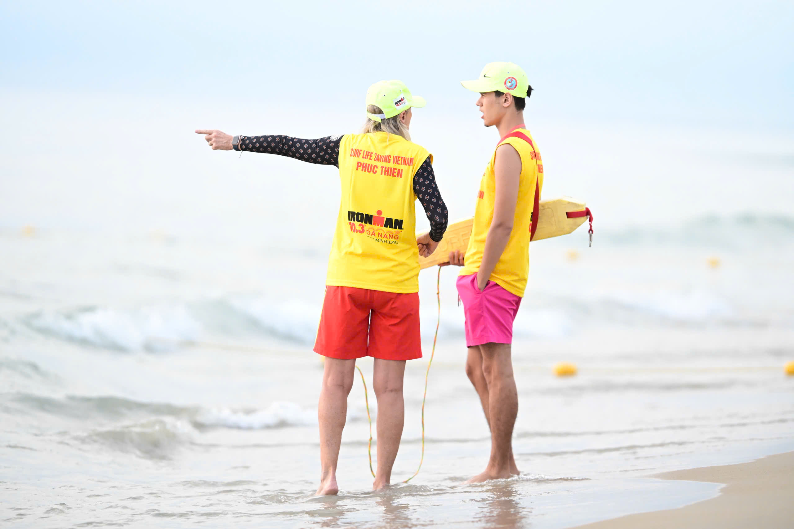 Hàng nghìn 'người thép' lao ra biển Sơn Thủy tranh tài IRONMAN 70.3 Đà Nẵng- Ảnh 7. Hàng nghìn 'người thép' lao ra biển Sơn Thủy tranh tài IRONMAN 70.3 Đà Nẵng- Ảnh 7.