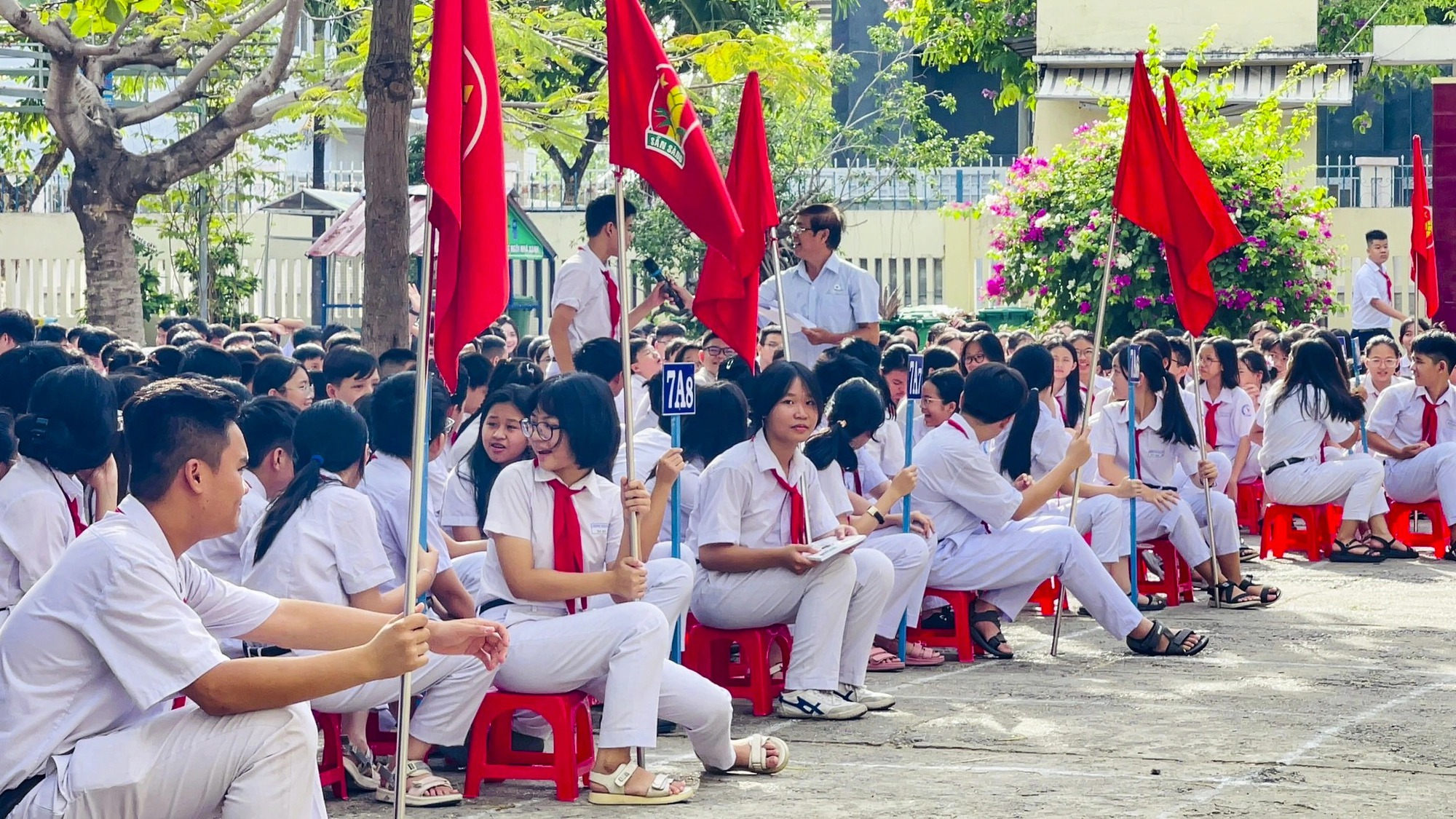 Miễn học phí 2 buổi/ngày: Giảm tình trạng dạy thêm, học thêm Miễn học phí 2 buổi/ngày: Giảm tình trạng dạy thêm, học thêm