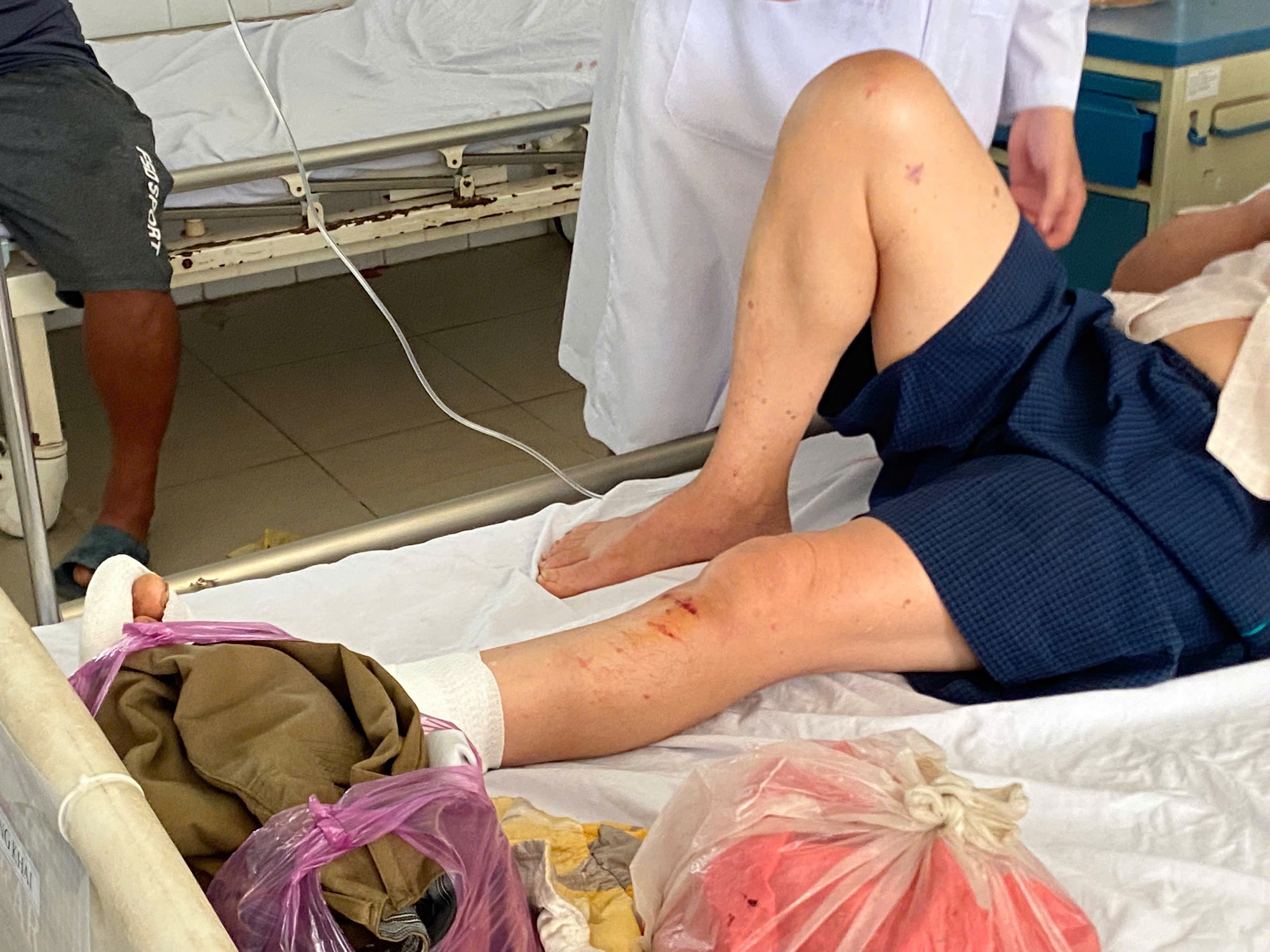 Vụ sụt lún công trình vừa khánh thành ở Tây Ninh: 'Không ai nghĩ đường mới làm đã hư'- Ảnh 3. Vụ sụt lún công trình vừa khánh thành ở Tây Ninh: 'Không ai nghĩ đường mới làm đã hư'- Ảnh 3.