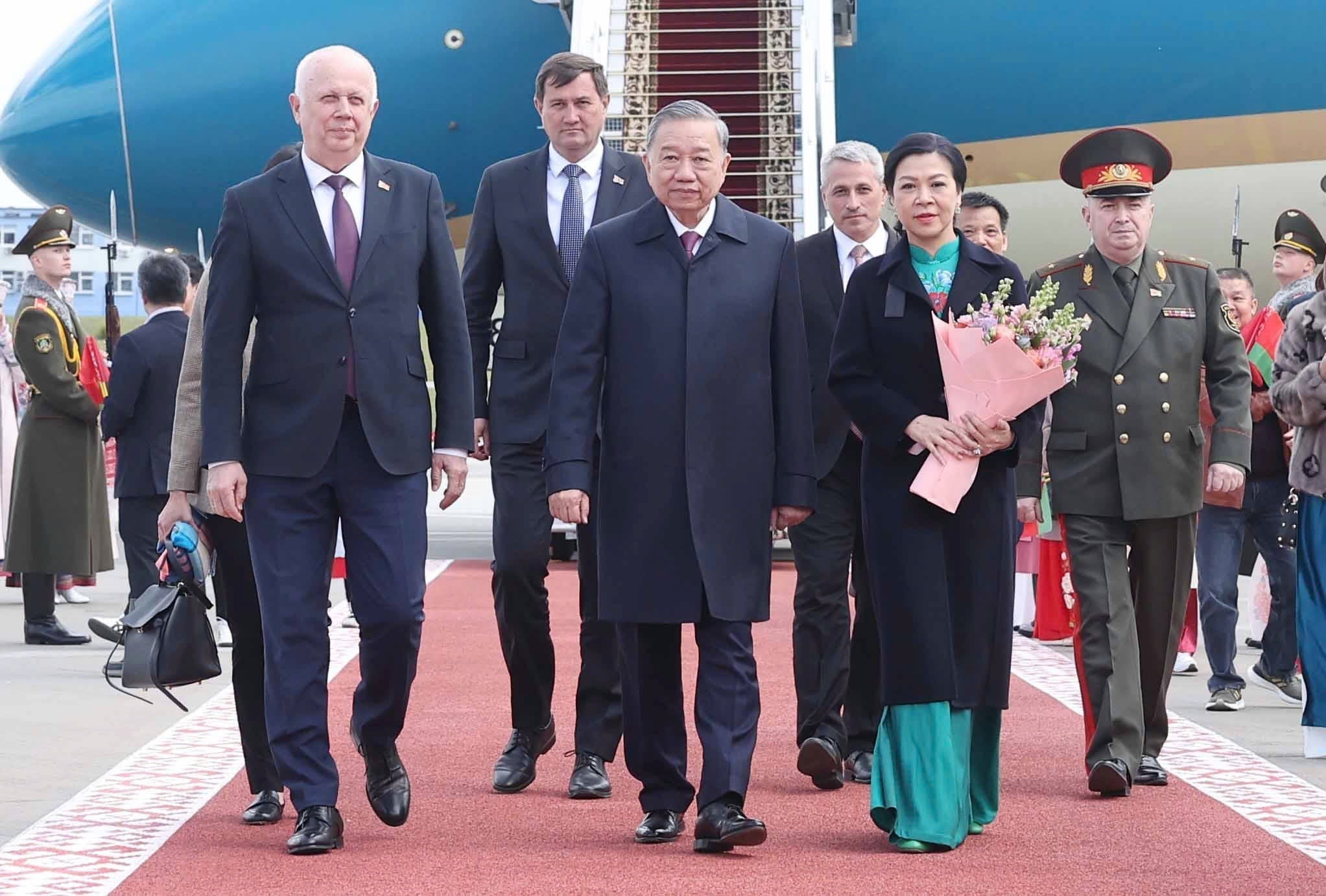 Tổng Bí thư Tô Lâm và phu nhân bắt đầu thăm cấp nhà nước Belarus- Ảnh 2. Tổng Bí thư Tô Lâm và phu nhân bắt đầu thăm cấp nhà nước Belarus- Ảnh 2.