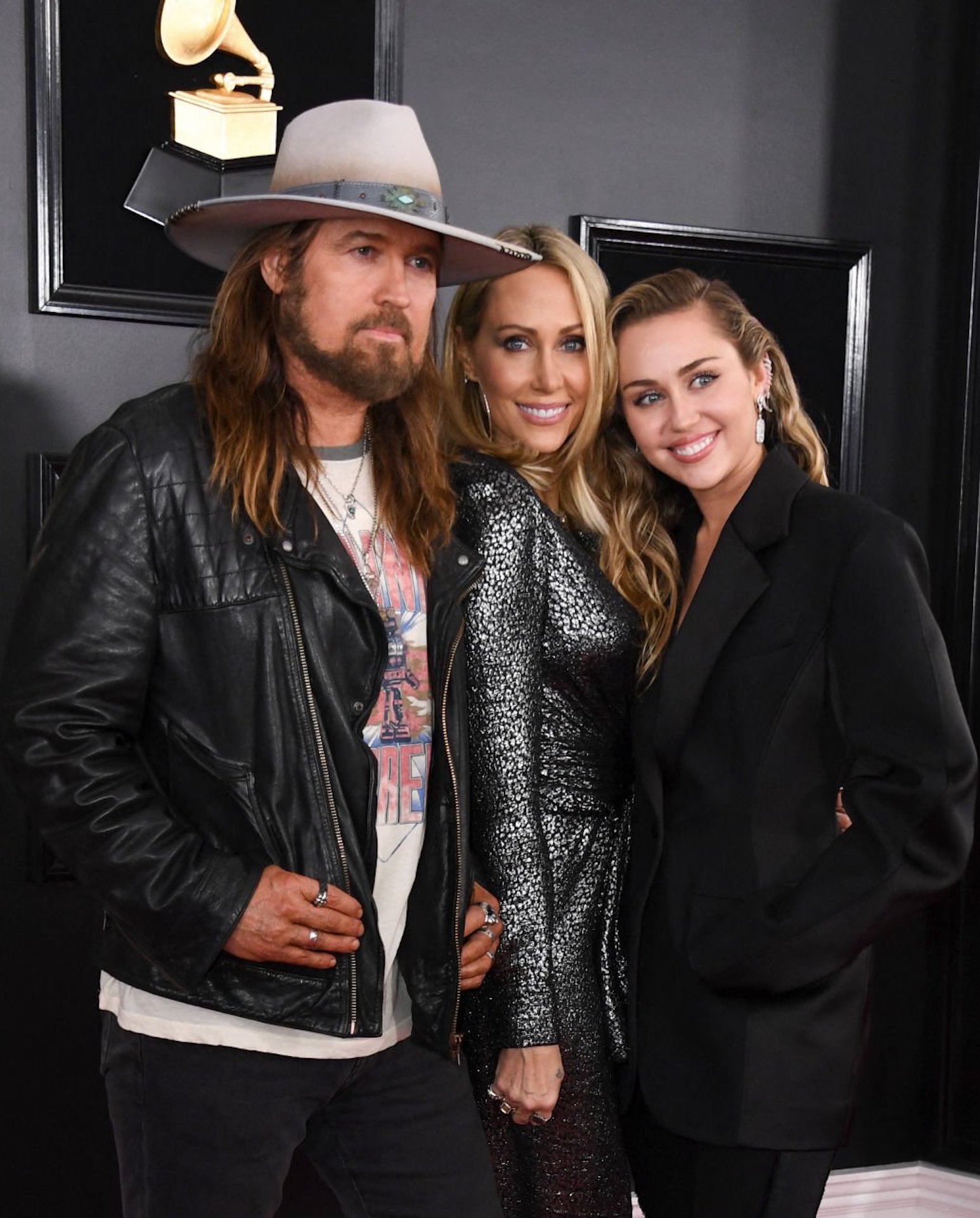 Miley Cyrus lên tiếng về tin đồn bất hòa với cha mẹ - Ảnh 2.