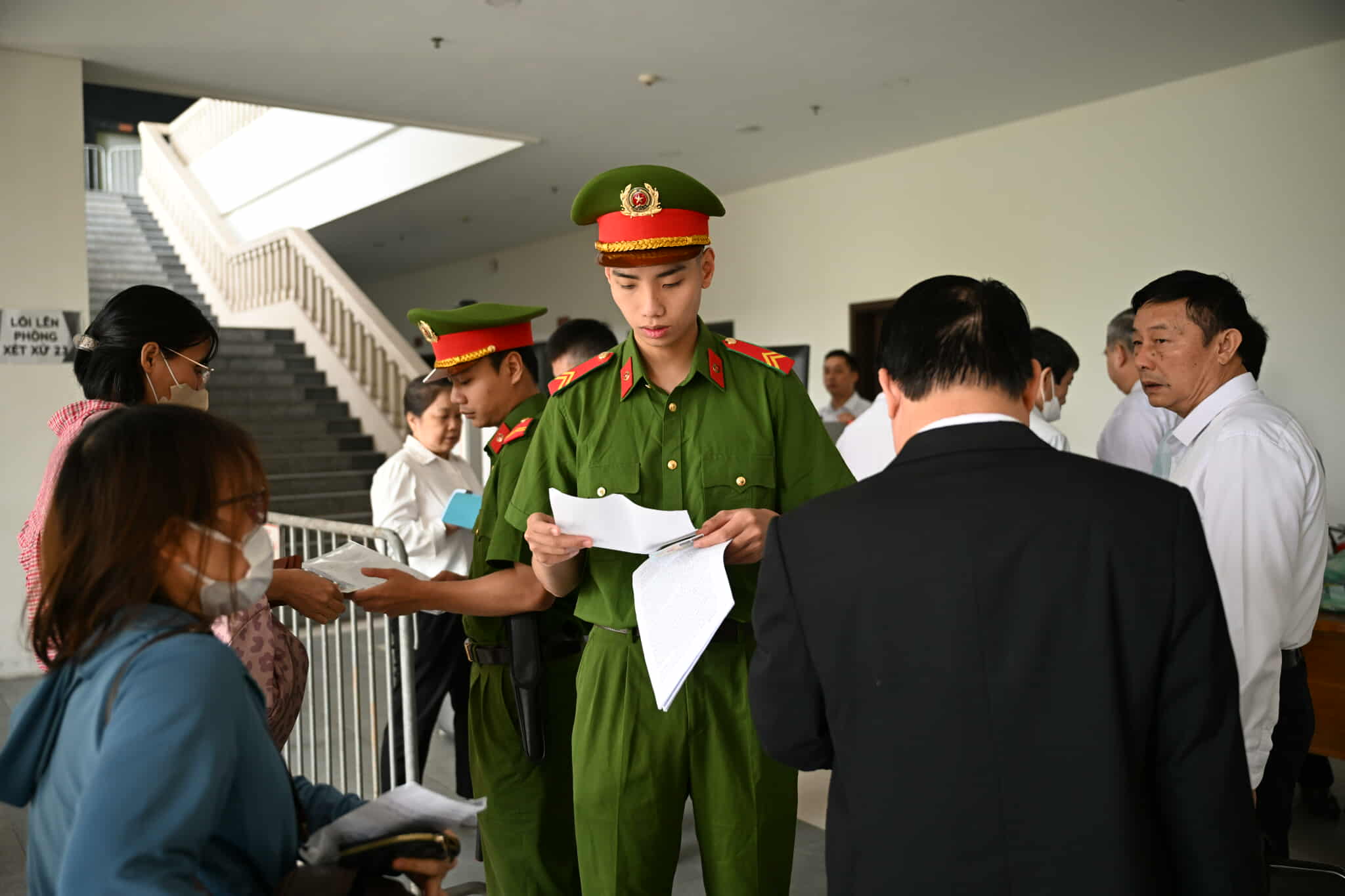 Cả ngàn tấn đất hiếm bị khai thác trái phép rồi tuồn ra nước ngoài - Ảnh 3. Cả ngàn tấn đất hiếm bị khai thác trái phép rồi tuồn ra nước ngoài - Ảnh 3.