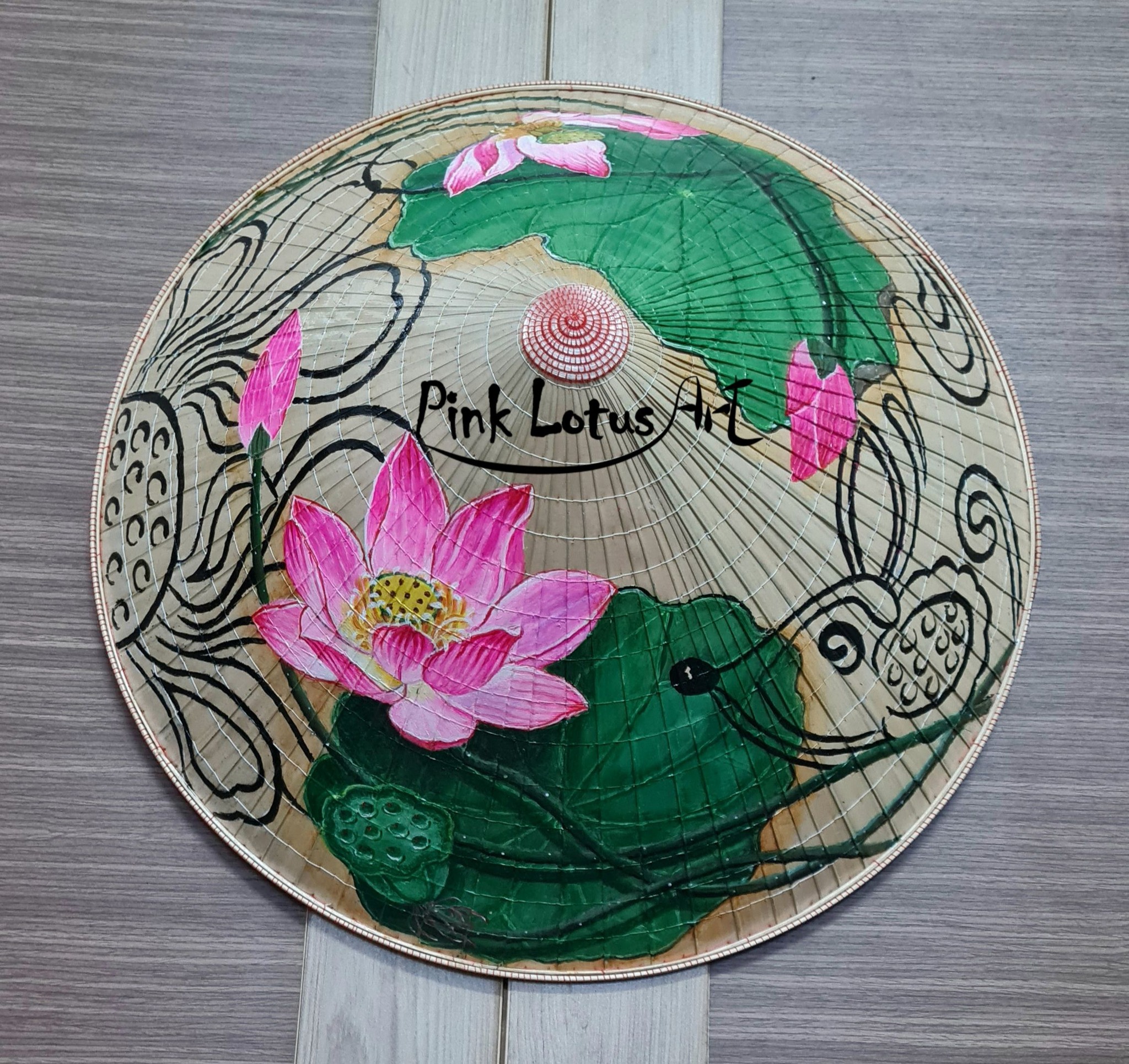 Người phụ nữ miền Tây khoác ‘áo mới’ cho nón lá truyền thống - Ảnh 5.