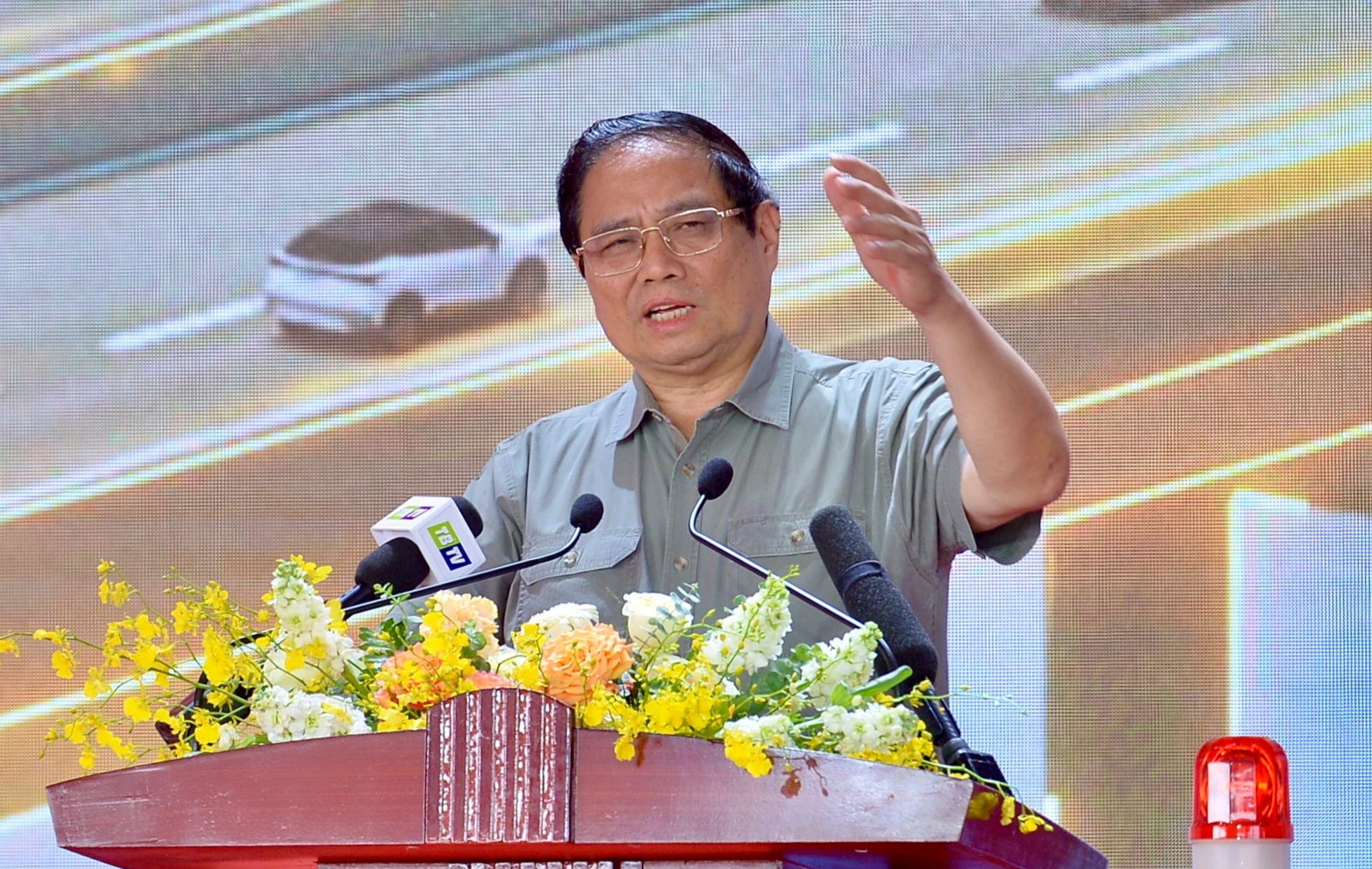 Thủ tướng dự lễ khởi công đường cao tốc huyết mạch đồng bằng sông Hồng- Ảnh 2. Thủ tướng dự lễ khởi công đường cao tốc huyết mạch đồng bằng sông Hồng- Ảnh 2.