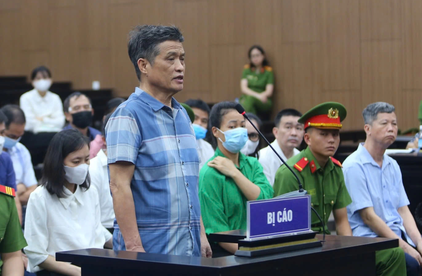 Được ‘ông trùm’ đất hiếm tặng túi hoa quả, mở ra thấy 500 triệu Được ‘ông trùm’ đất hiếm tặng túi hoa quả, mở ra thấy 500 triệu