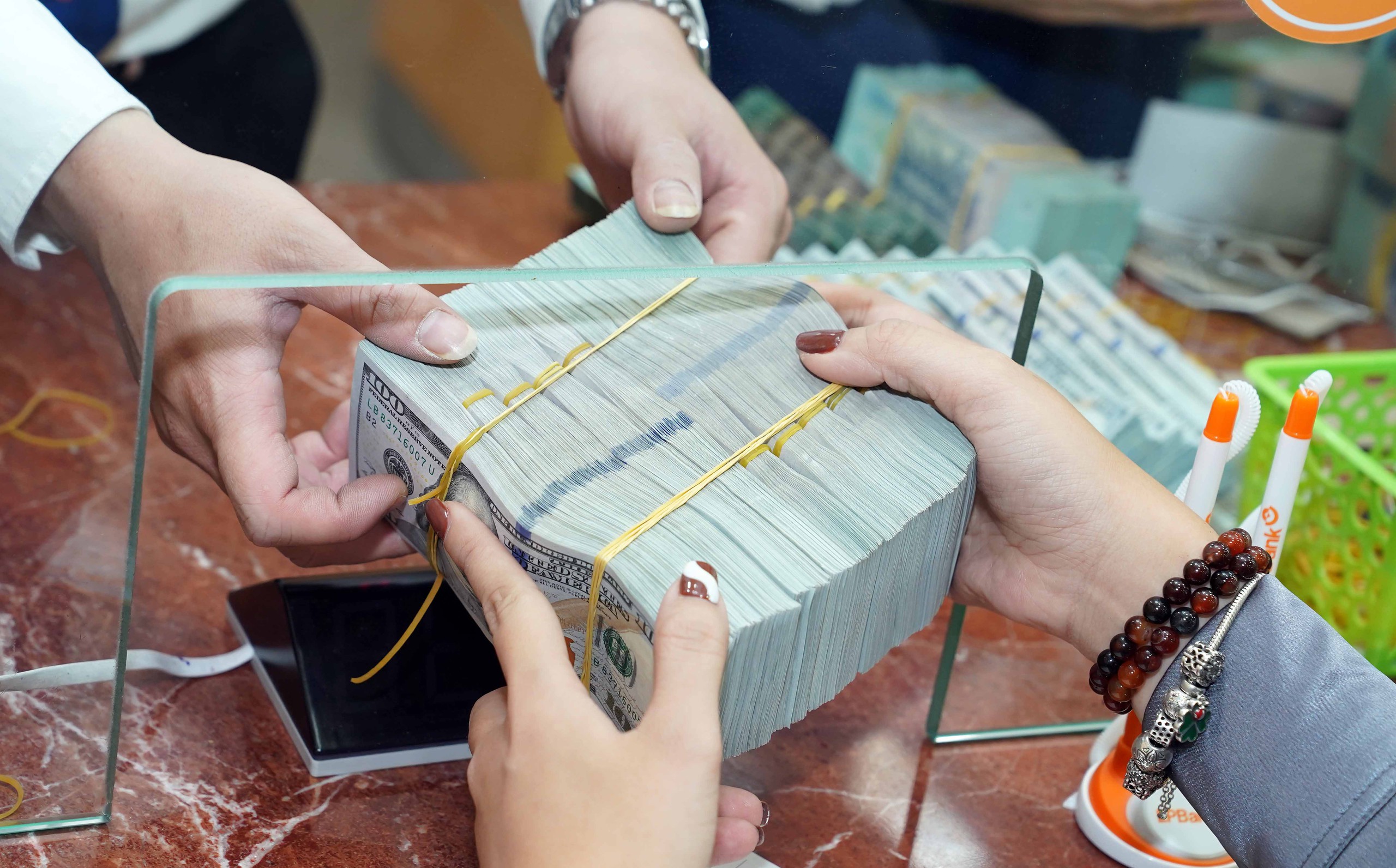 Hơn 26 tỉ USD vốn FDI đổ vào Việt Nam trong 8 tháng, tăng hơn 27% - Ảnh 1.