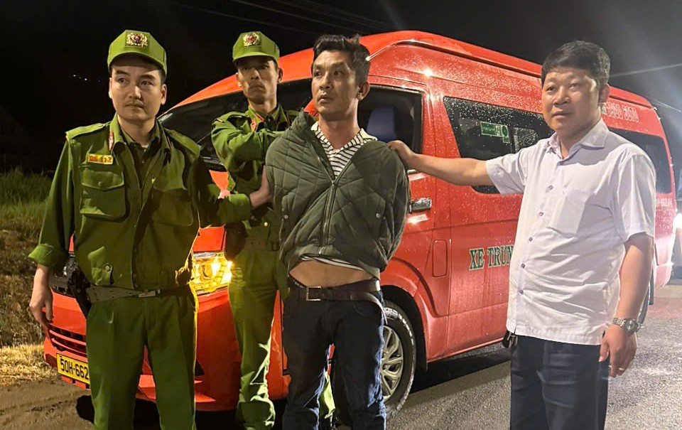 Vào bến xe liên tỉnh Đà Lạt trộm ô tô, bị tóm gọn chỉ sau 20 phút- Ảnh 1. Vào bến xe liên tỉnh Đà Lạt trộm ô tô, bị tóm gọn chỉ sau 20 phút- Ảnh 1.