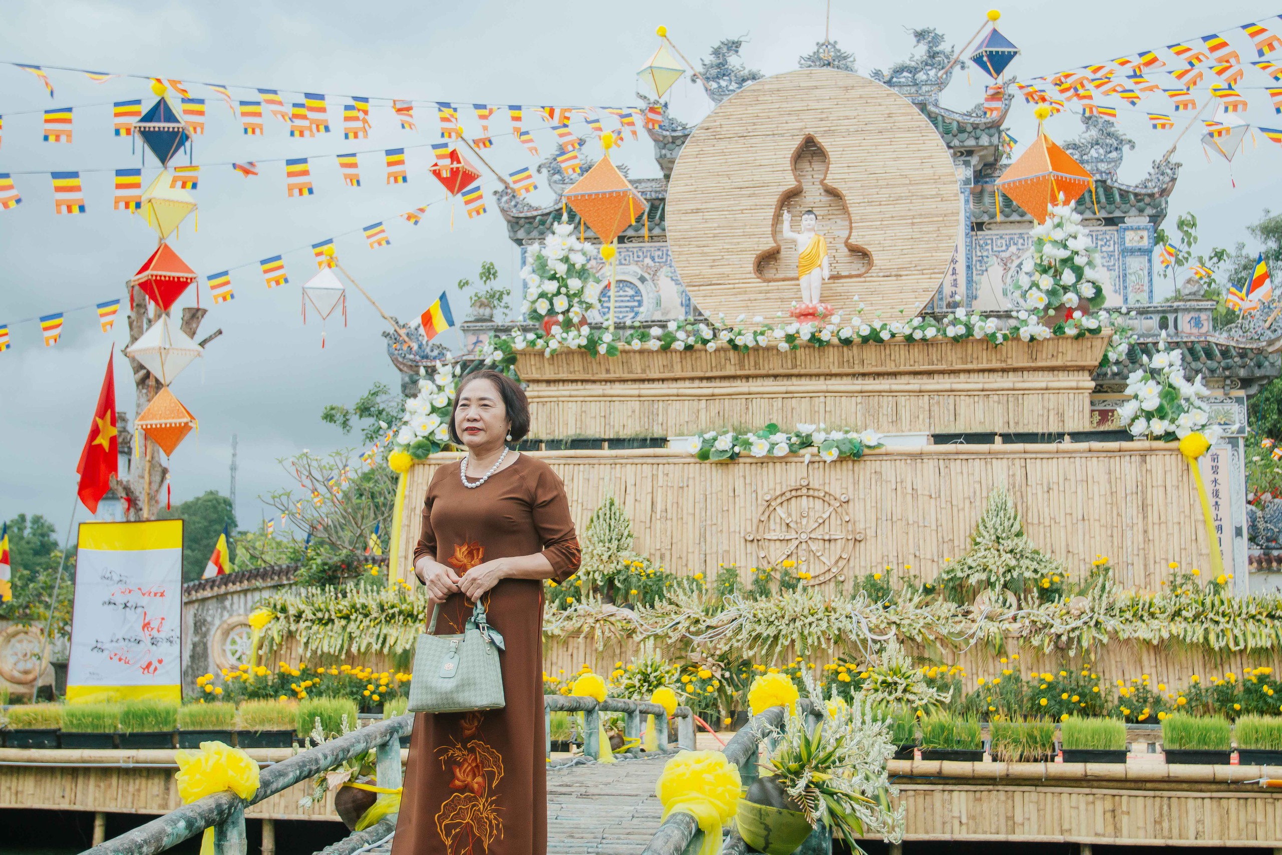 Ngôi chùa hàng trăm tuổi mừng Phật đản với linh đài 1.000 cây tre, 2.569 chậu hoa- Ảnh 6. Ngôi chùa hàng trăm tuổi mừng Phật đản với linh đài 1.000 cây tre, 2.569 chậu hoa- Ảnh 6.