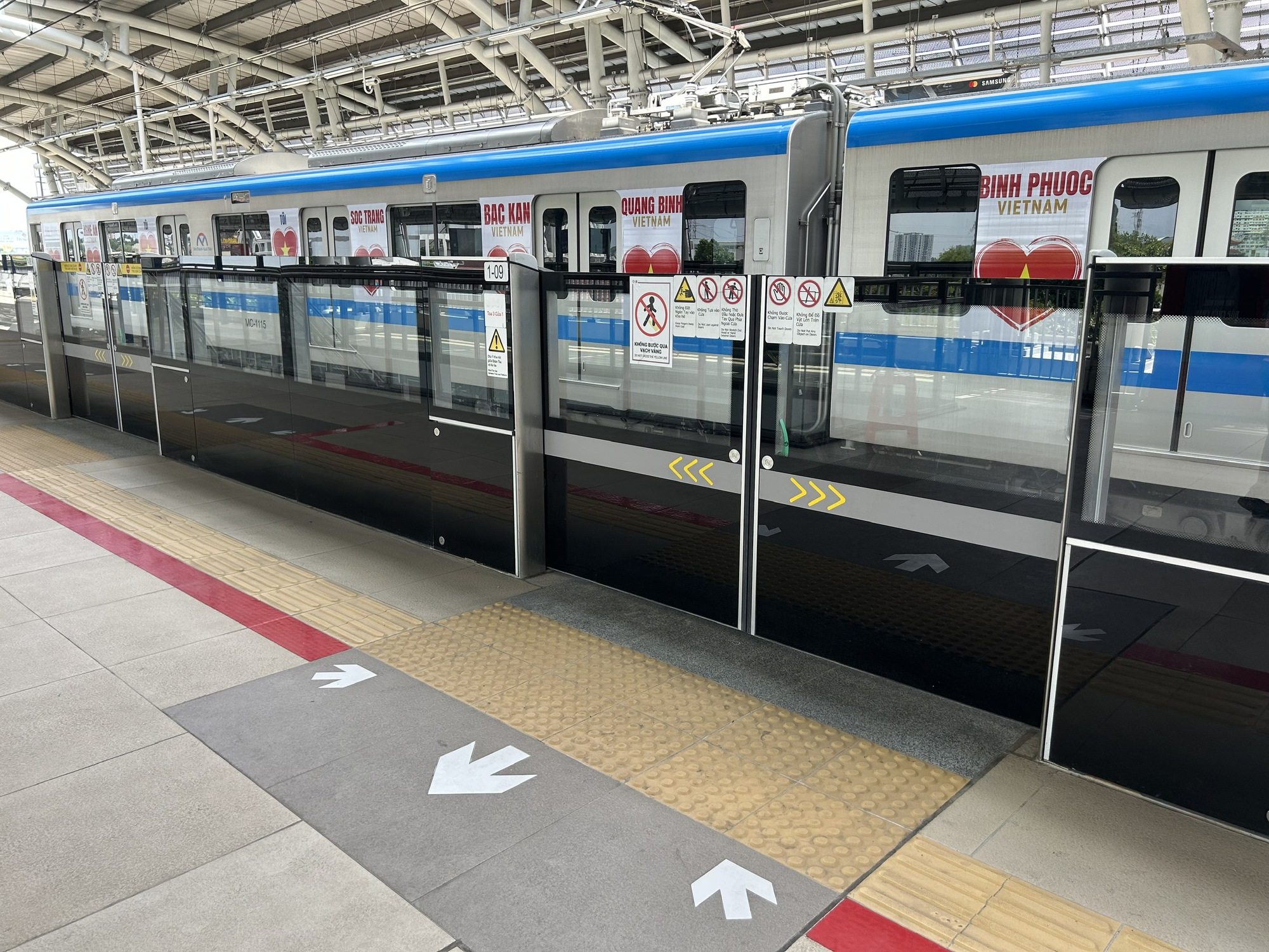 Metro có thực sự cấm chụp hình?- Ảnh 4. Metro có thực sự cấm chụp hình?- Ảnh 4.