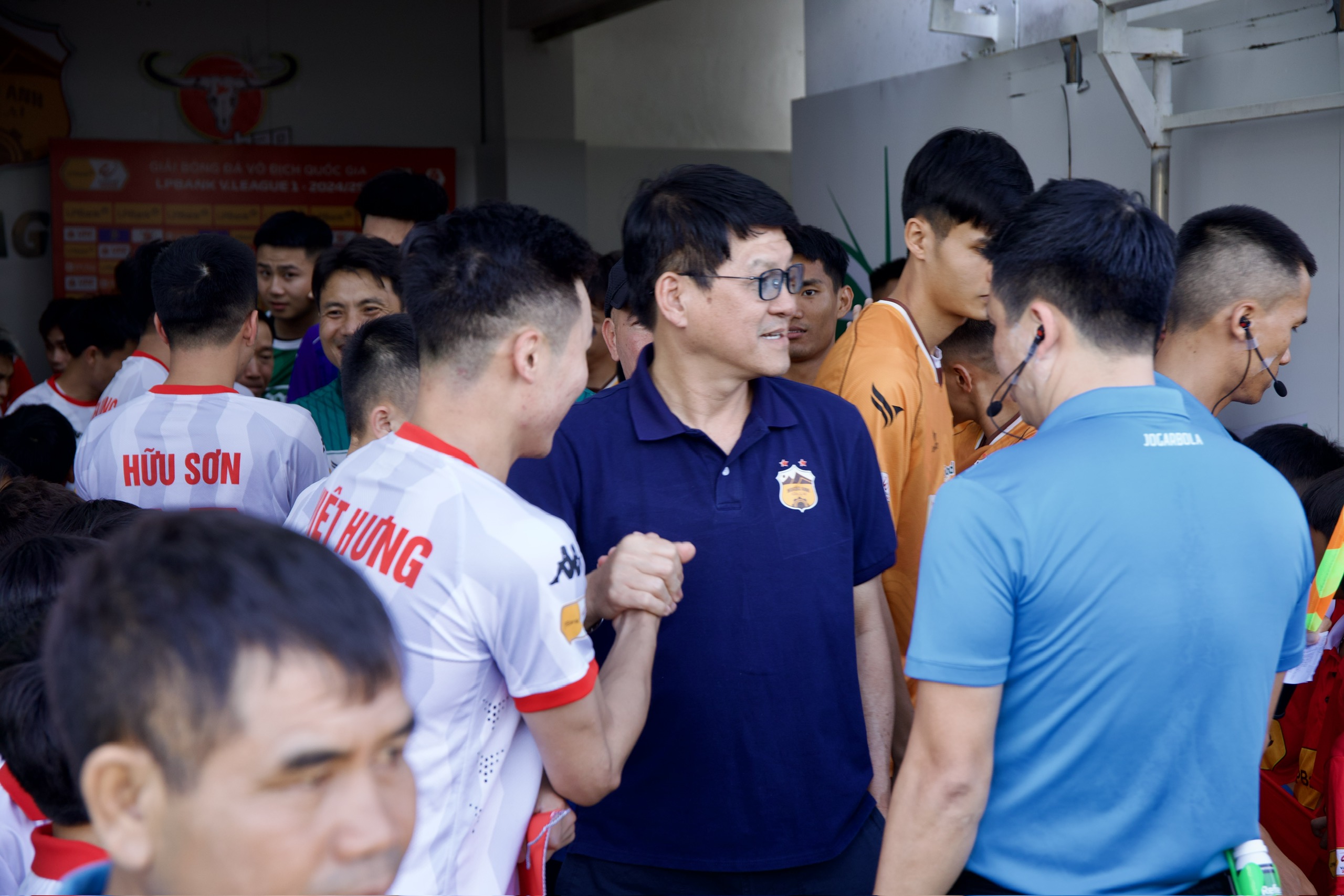 Ông Vũ Tiến Thành hết án phạt khi HAGL chính thức trụ hạng? Ông Vũ Tiến Thành hết án phạt khi HAGL chính thức trụ hạng?