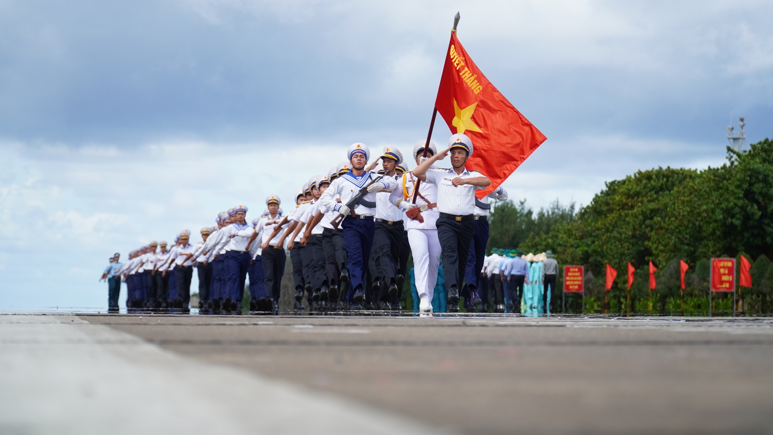 7 ngày vượt sóng đến Trường Sa và Nhà giàn DK1 - Ảnh 4.