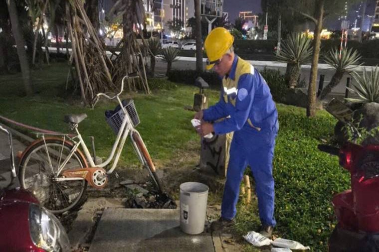 Xác định nhà hàng, khu du lịch xả thải gây hôi thối cục bộ biển Đà Nẵng - Ảnh 2.