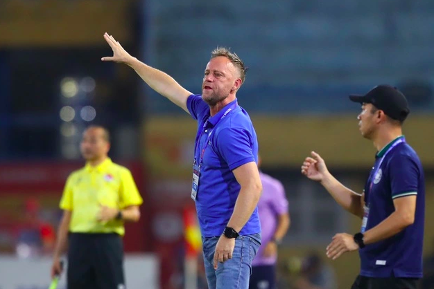 Báo chí Thái Lan e ngại một nhân vật rất đặc biệt, lo CLB CAHN thắng Buriram United- Ảnh 2. Báo chí Thái Lan e ngại một nhân vật rất đặc biệt, lo CLB CAHN thắng Buriram United- Ảnh 2.