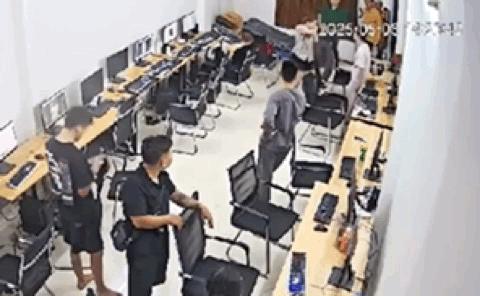 Giám đốc Công an Hà Nội chỉ đạo xác minh thông tin cán bộ công an bị tố đánh người Giám đốc Công an Hà Nội chỉ đạo xác minh thông tin cán bộ công an bị tố đánh người
