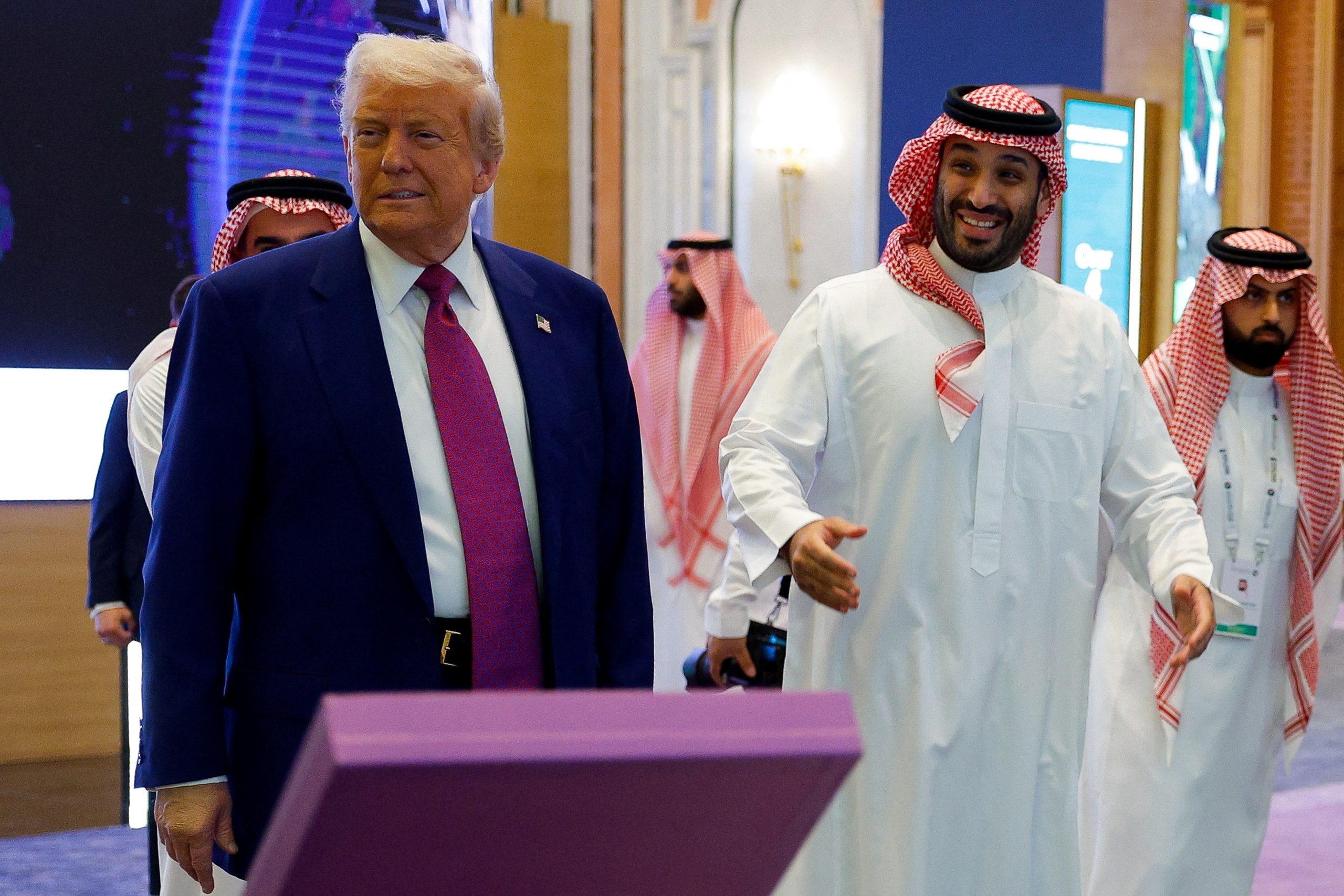 Ông Trump nhận được cam kết đầu tư 600 tỉ USD từ Ả Rập Xê Út Ông Trump nhận được cam kết đầu tư 600 tỉ USD từ Ả Rập Xê Út