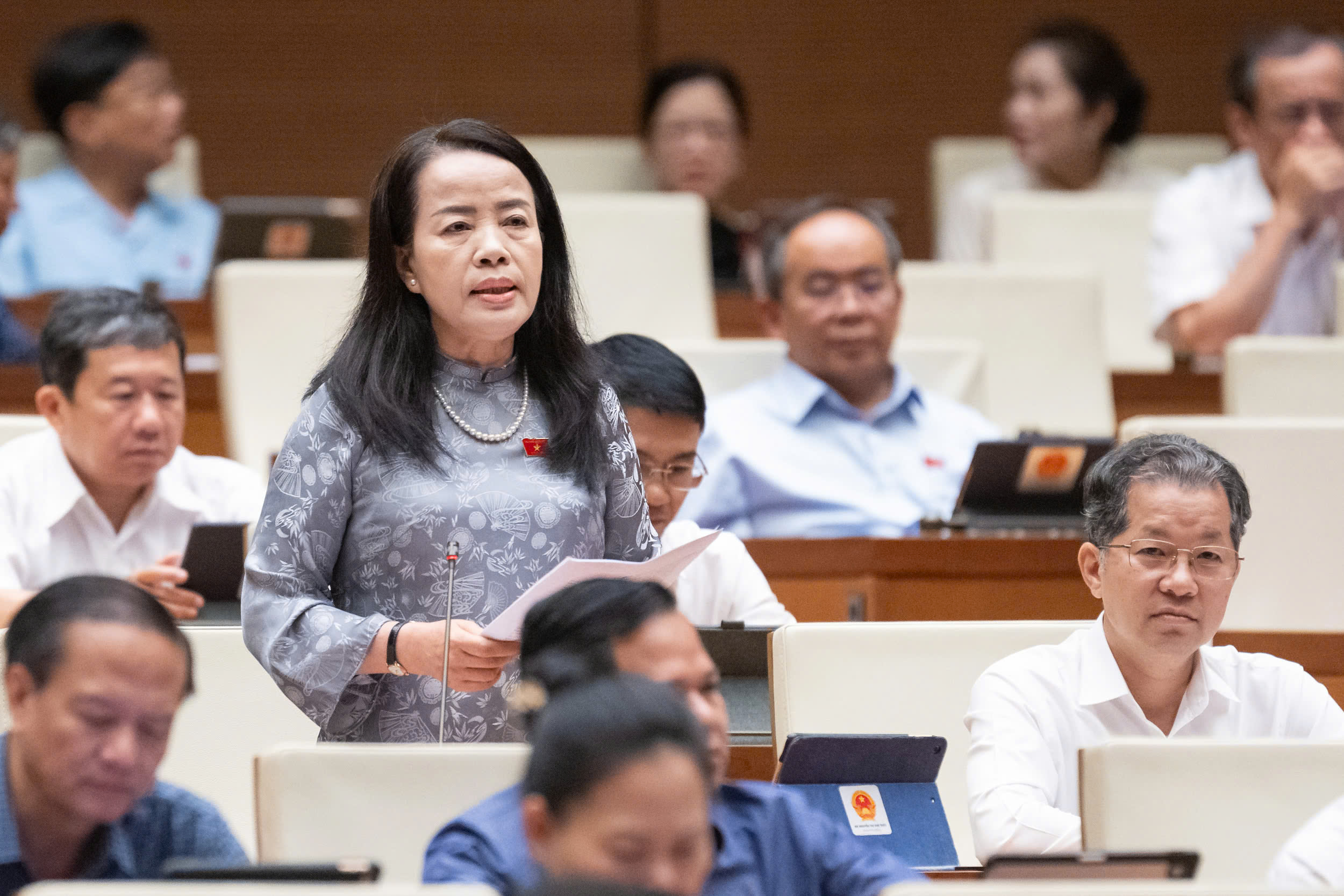 Bỏ chất vấn viện trưởng và chánh án, 'người dân bị oan biết nhờ cậy ai?'- Ảnh 1. Bỏ chất vấn viện trưởng và chánh án, 'người dân bị oan biết nhờ cậy ai?'- Ảnh 1.