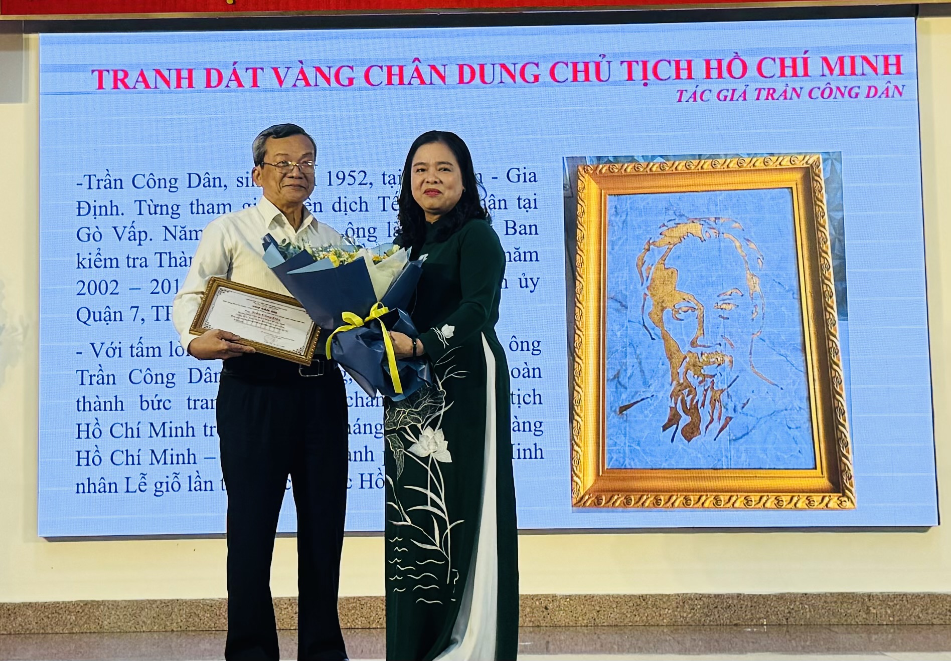 Tiếp nhận hiện vật quý về Chủ tịch Hồ Chí Minh Tiếp nhận hiện vật quý về Chủ tịch Hồ Chí Minh