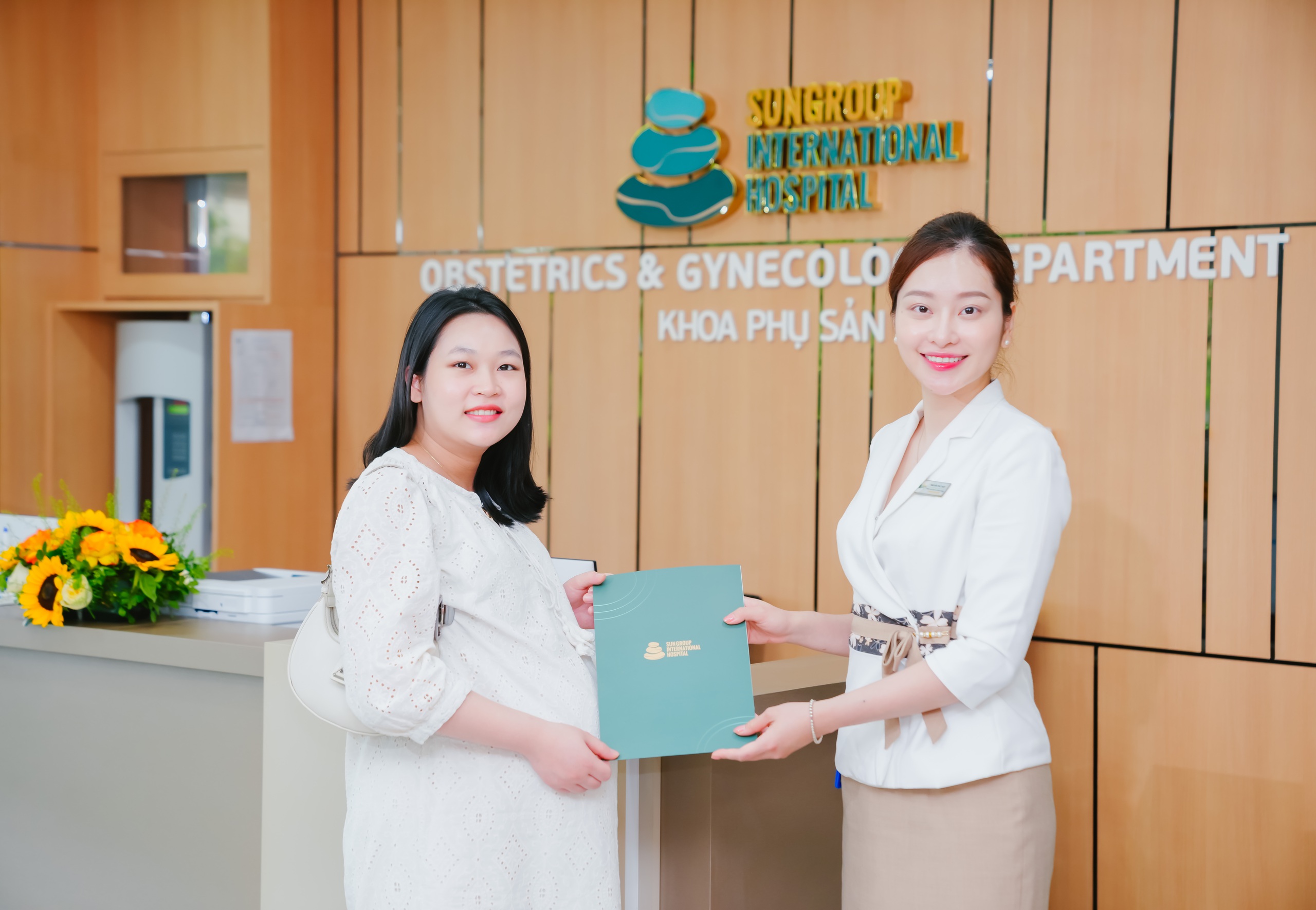 Bệnh viện Mặt Trời đón em bé đầu tiên chào đời bằng phương pháp 'đẻ không đau' - Ảnh 3. Bệnh viện Mặt Trời đón em bé đầu tiên chào đời bằng phương pháp 'đẻ không đau' - Ảnh 3.