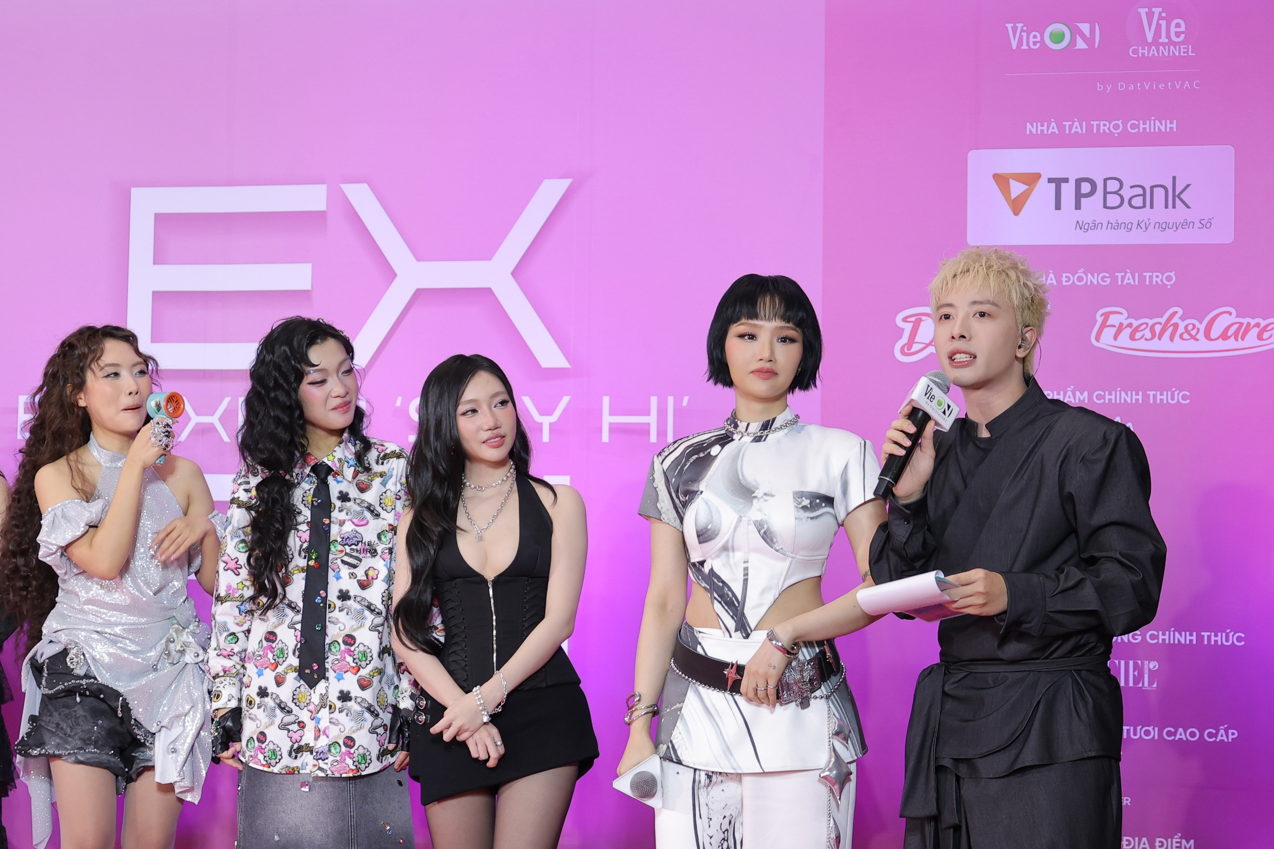 Pháo, Miu Lê, Phương Mỹ Chi… ra mắt ‘Em xinh say hi’ Pháo, Miu Lê, Phương Mỹ Chi… ra mắt ‘Em xinh say hi’