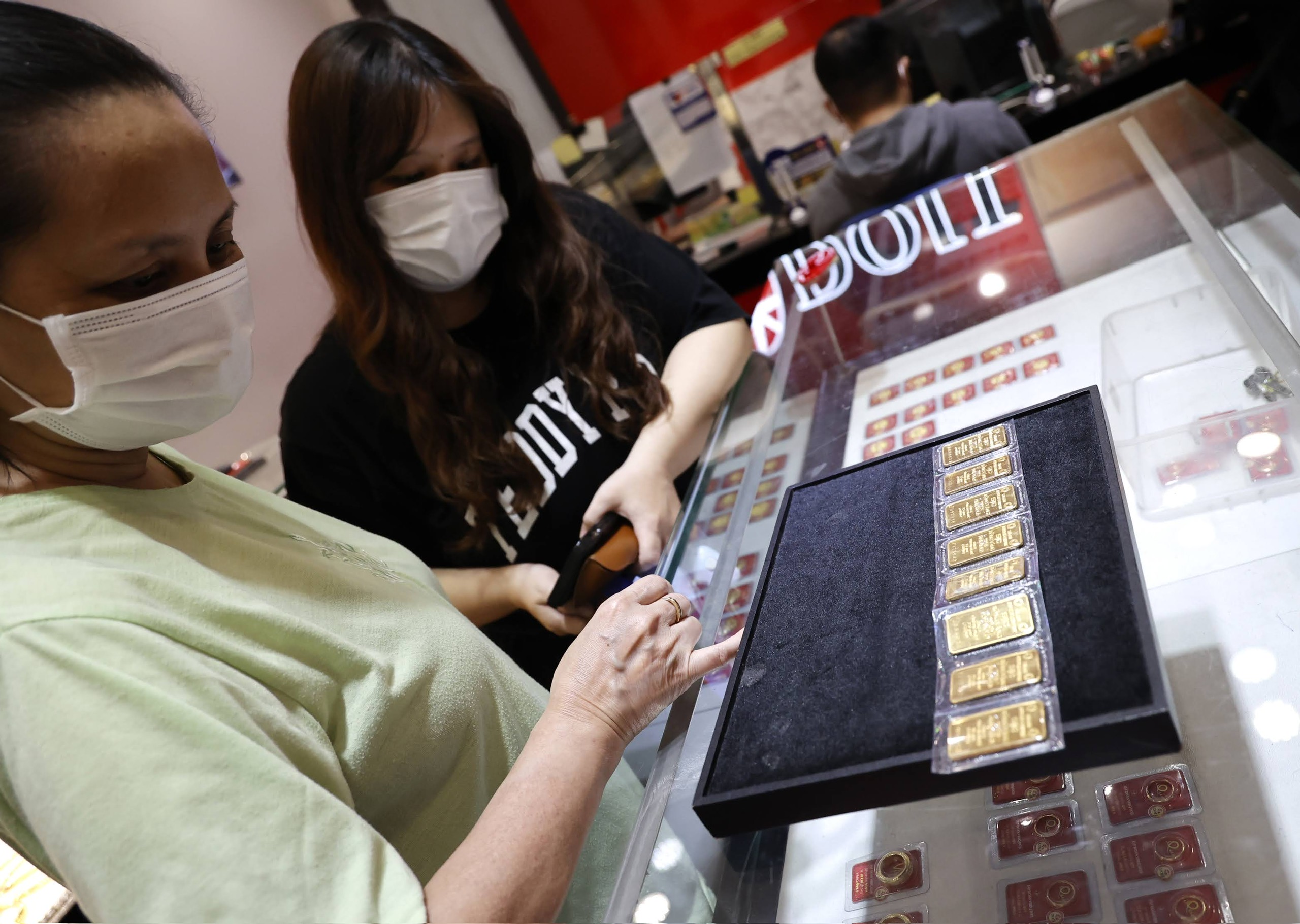 Giá vàng hôm nay 16.6.2025: Đồng loạt tăng - Ảnh 1.