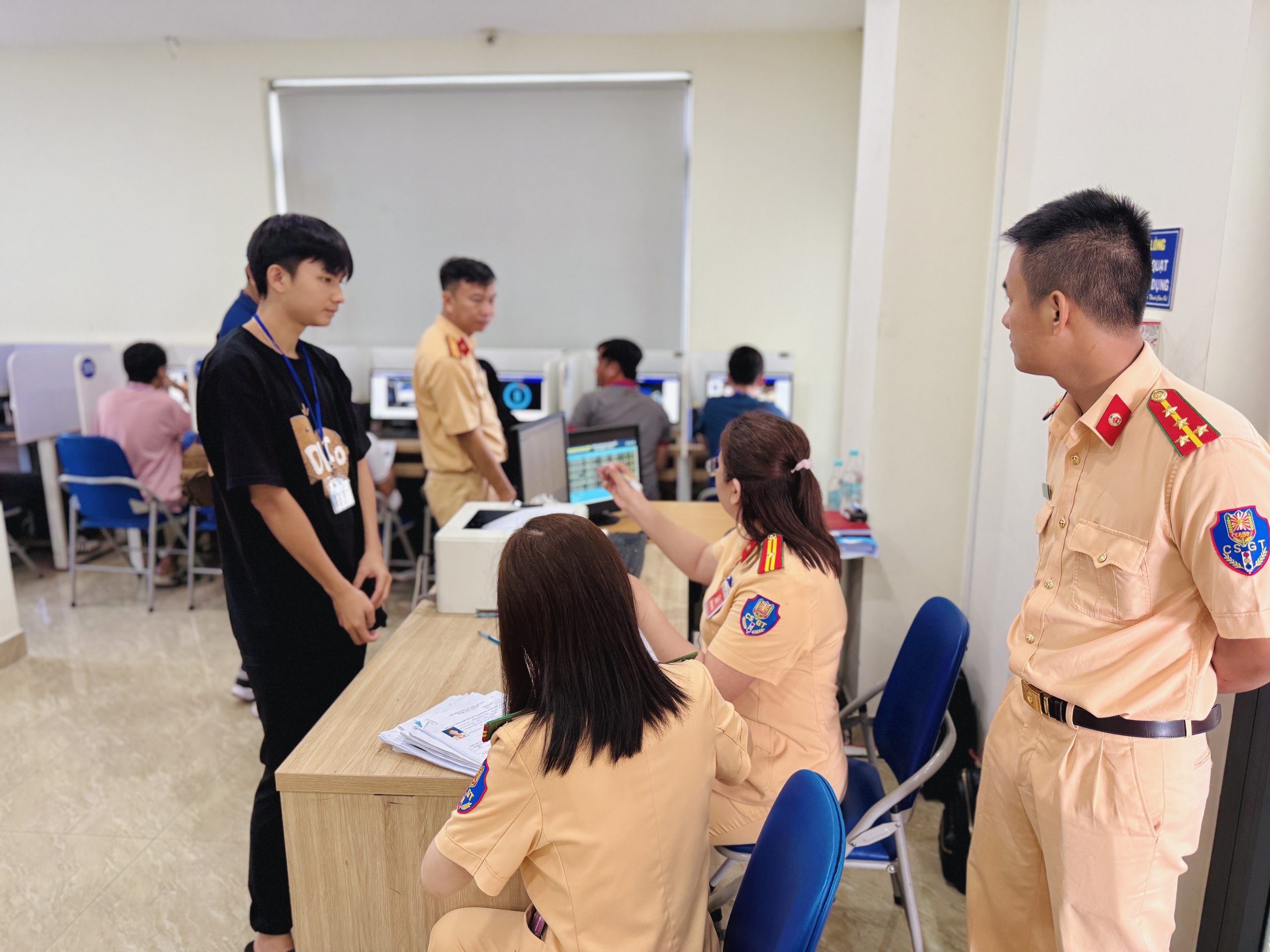 Bộ 600 câu hỏi thi bằng lái xe của Cục CSGT