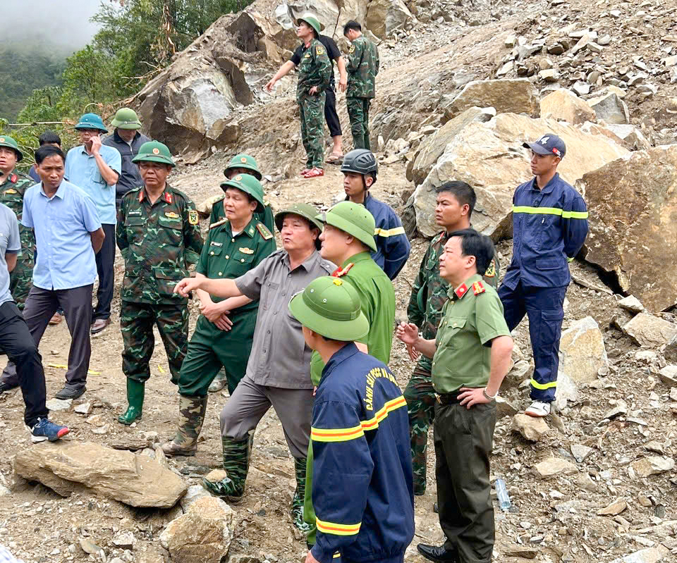 Hiện trường vụ sạt lở 5 người chết ở Lai Châu- Ảnh 3. Hiện trường vụ sạt lở 5 người chết ở Lai Châu- Ảnh 3.