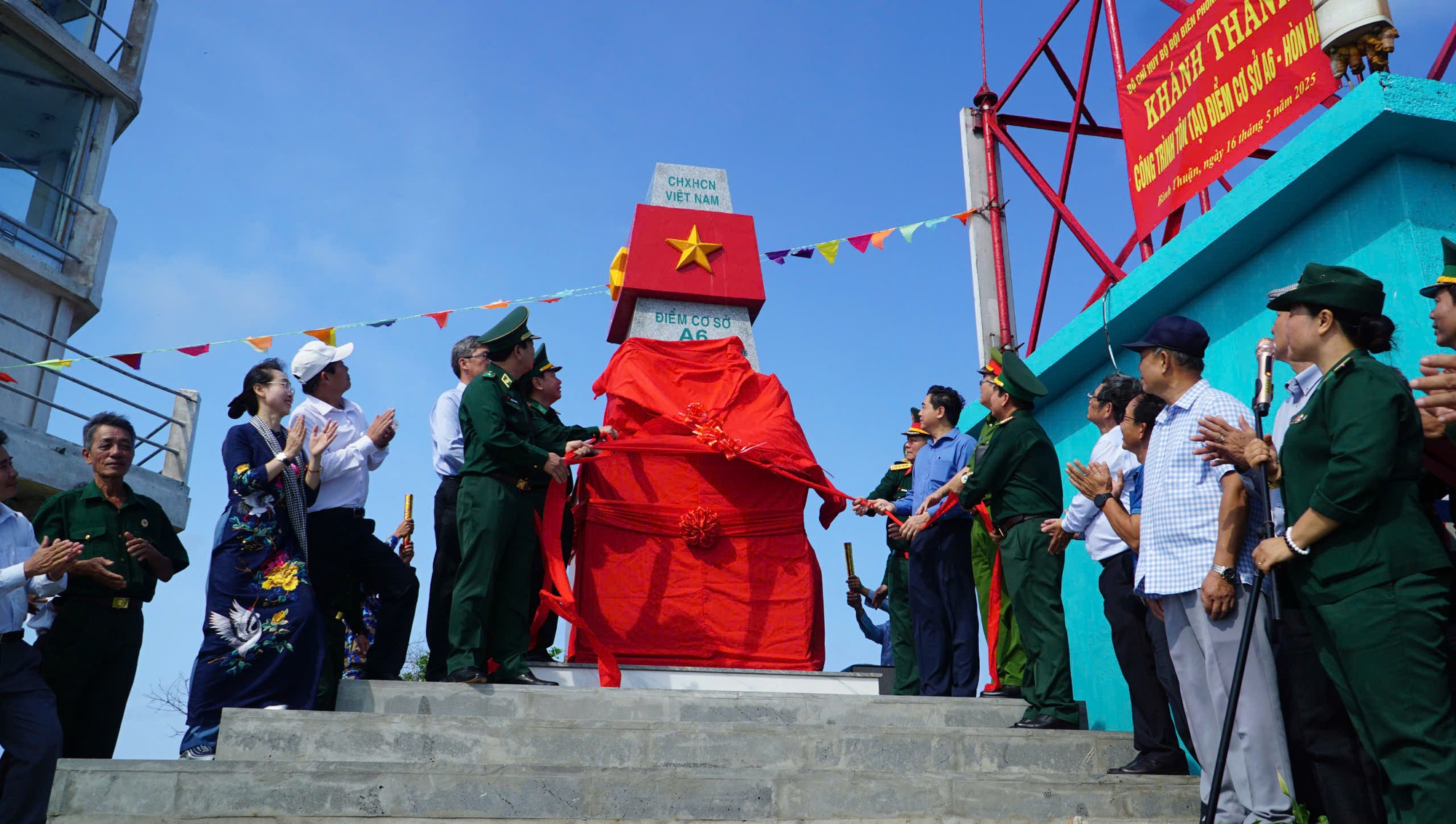 Bình Thuận: Hoàn thành công trình nâng cấp điểm cơ sở A6 trên đảo Hòn Hải - Ảnh 1. Bình Thuận: Hoàn thành công trình nâng cấp điểm cơ sở A6 trên đảo Hòn Hải - Ảnh 1.