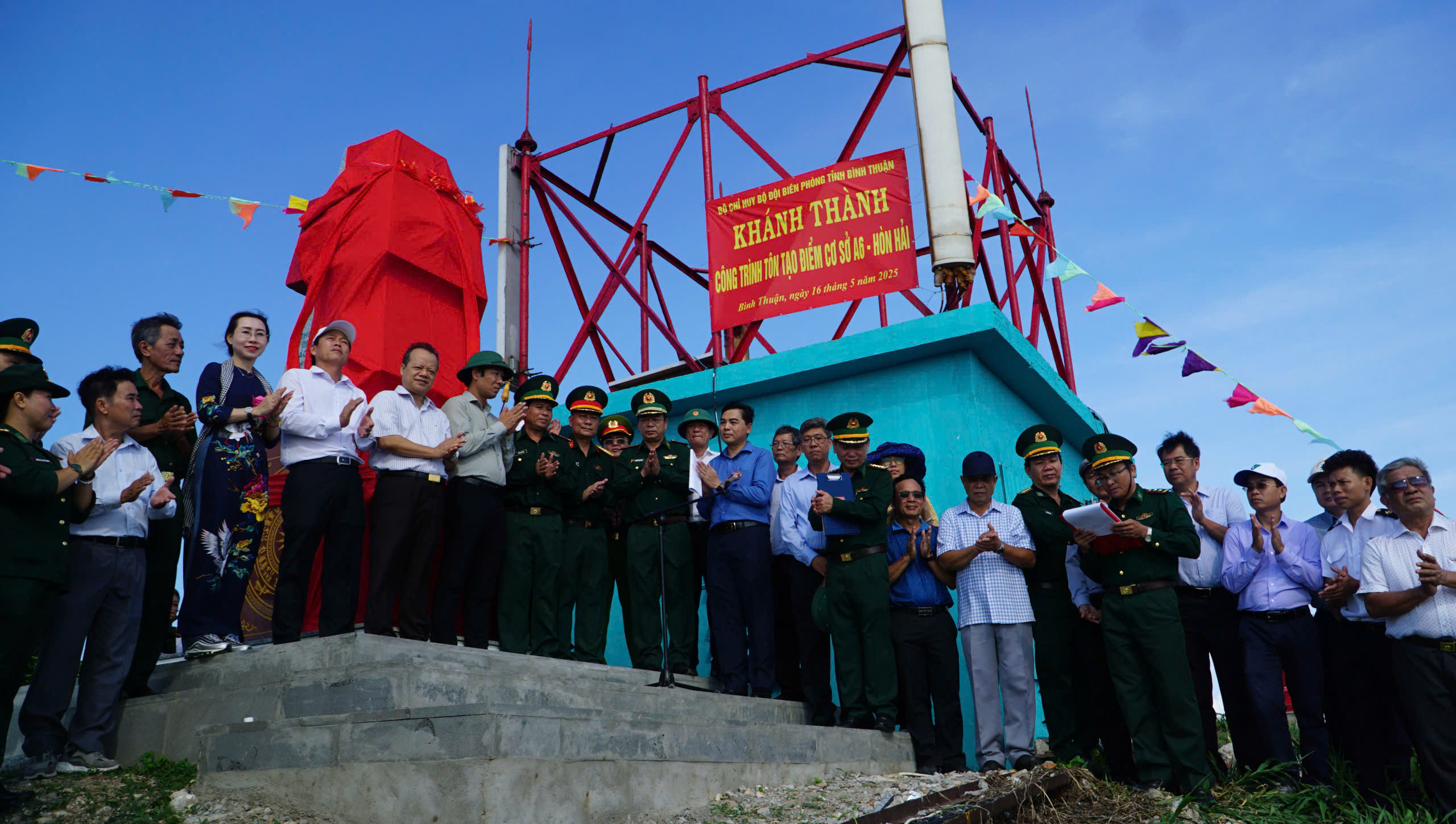Bình Thuận: Hoàn thành công trình nâng cấp điểm cơ sở A6 trên đảo Hòn Hải - Ảnh 2. Bình Thuận: Hoàn thành công trình nâng cấp điểm cơ sở A6 trên đảo Hòn Hải - Ảnh 2.