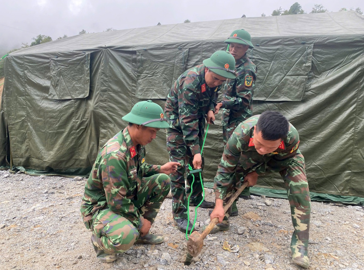Hiện trường vụ sạt lở 5 người chết ở Lai Châu- Ảnh 6. Hiện trường vụ sạt lở 5 người chết ở Lai Châu- Ảnh 6.