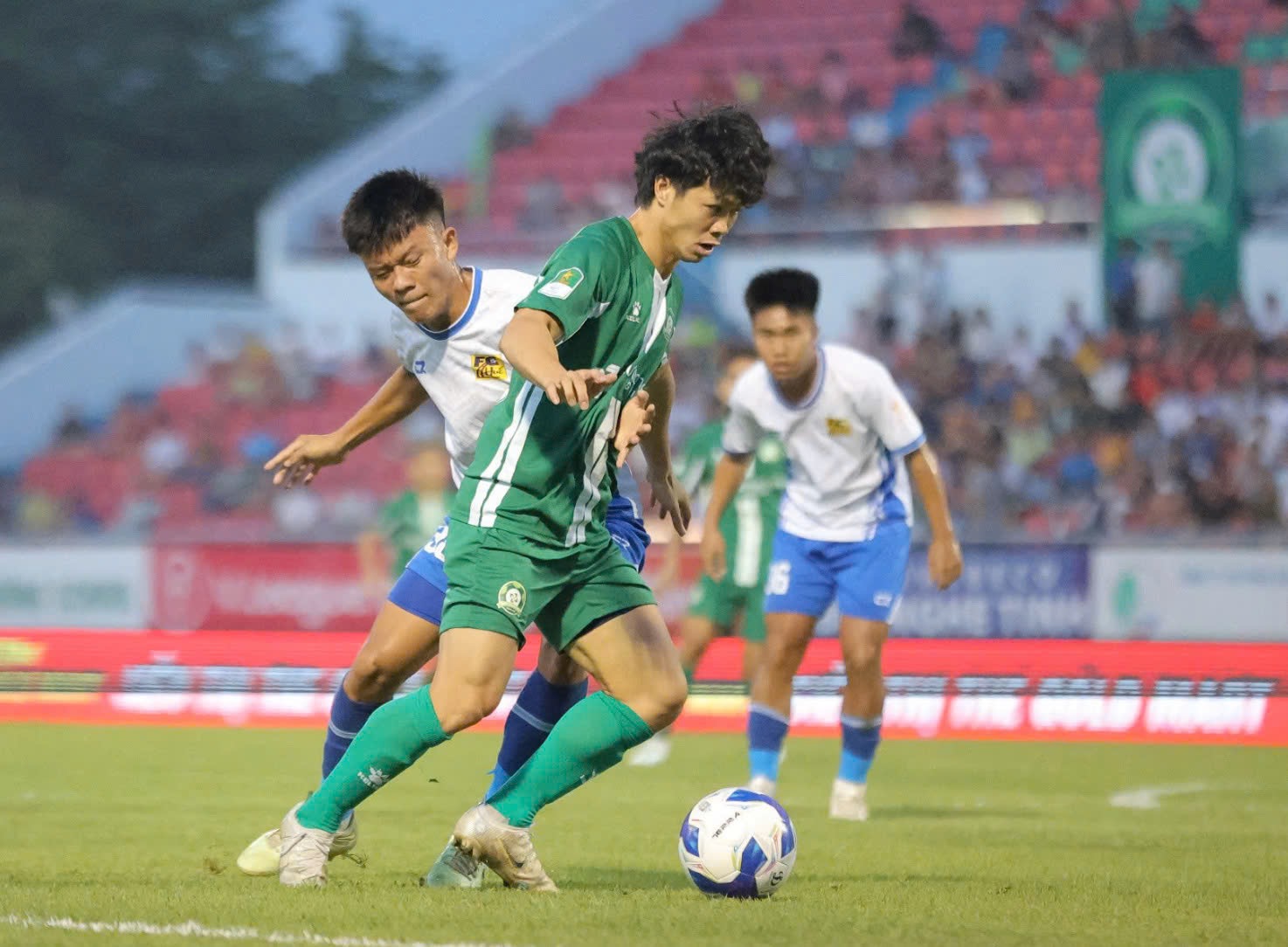 Trường Tươi Bình Phước kích hoạt bom tấn từ HAGL, Công Phượng sẵn sàng gây sốt tại V.League?