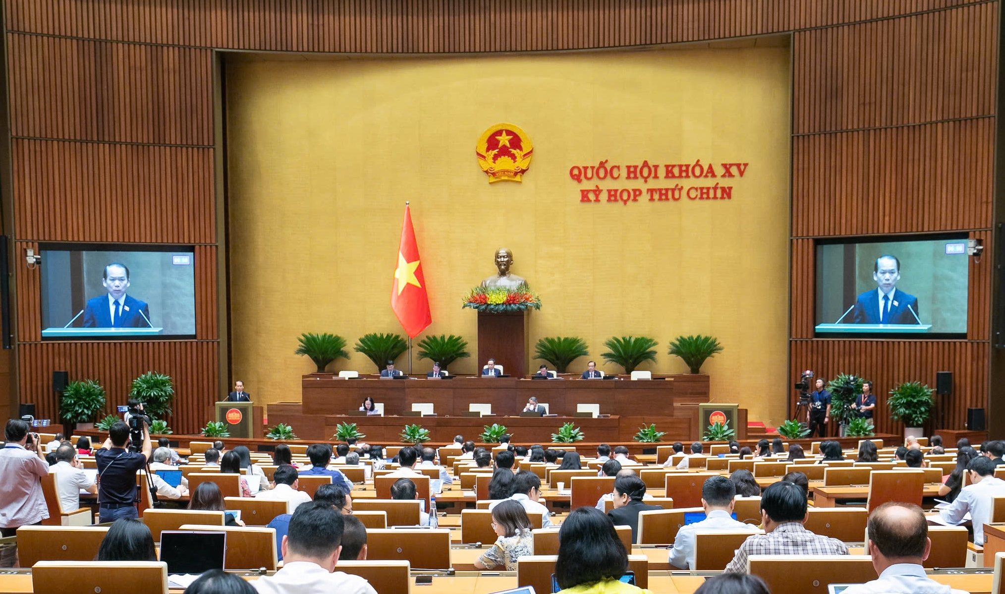 Nhà đầu tư, chuyên gia nhập tịch Việt Nam được giữ quốc tịch nước ngoài - Ảnh 2.