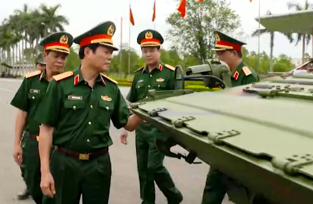 Xe chiến đấu bộ binh XCB-01 được đại tướng Nguyễn Tân Cương kiểm tra hiện đại thế nào?- Ảnh 1. Xe chiến đấu bộ binh XCB-01 được đại tướng Nguyễn Tân Cương kiểm tra hiện đại thế nào?- Ảnh 1.