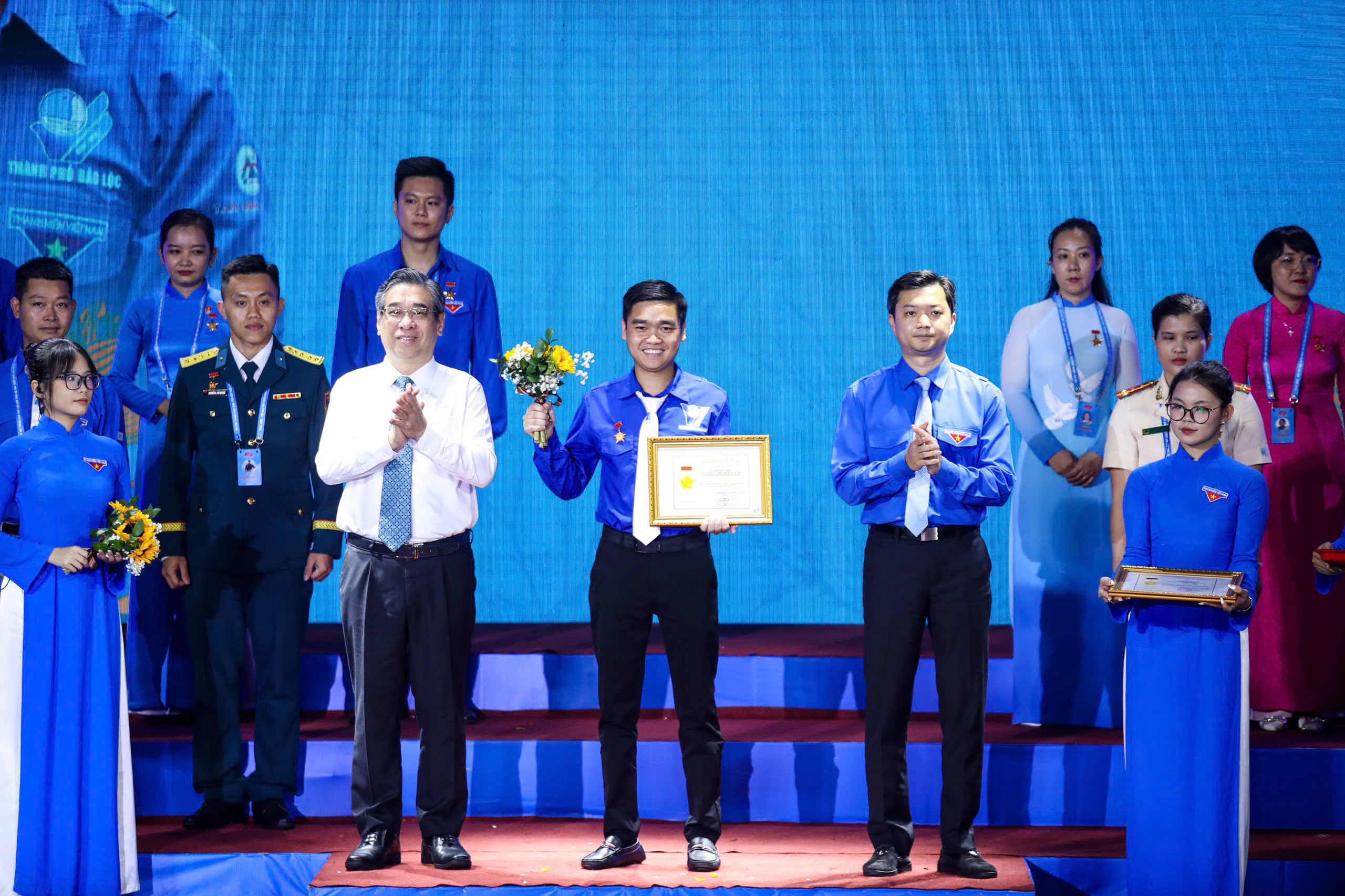 Ông Nguyễn Trọng Nghĩa xúc động, tự hào về thanh niên tiên tiến làm theo lời Bác - Ảnh 4.
