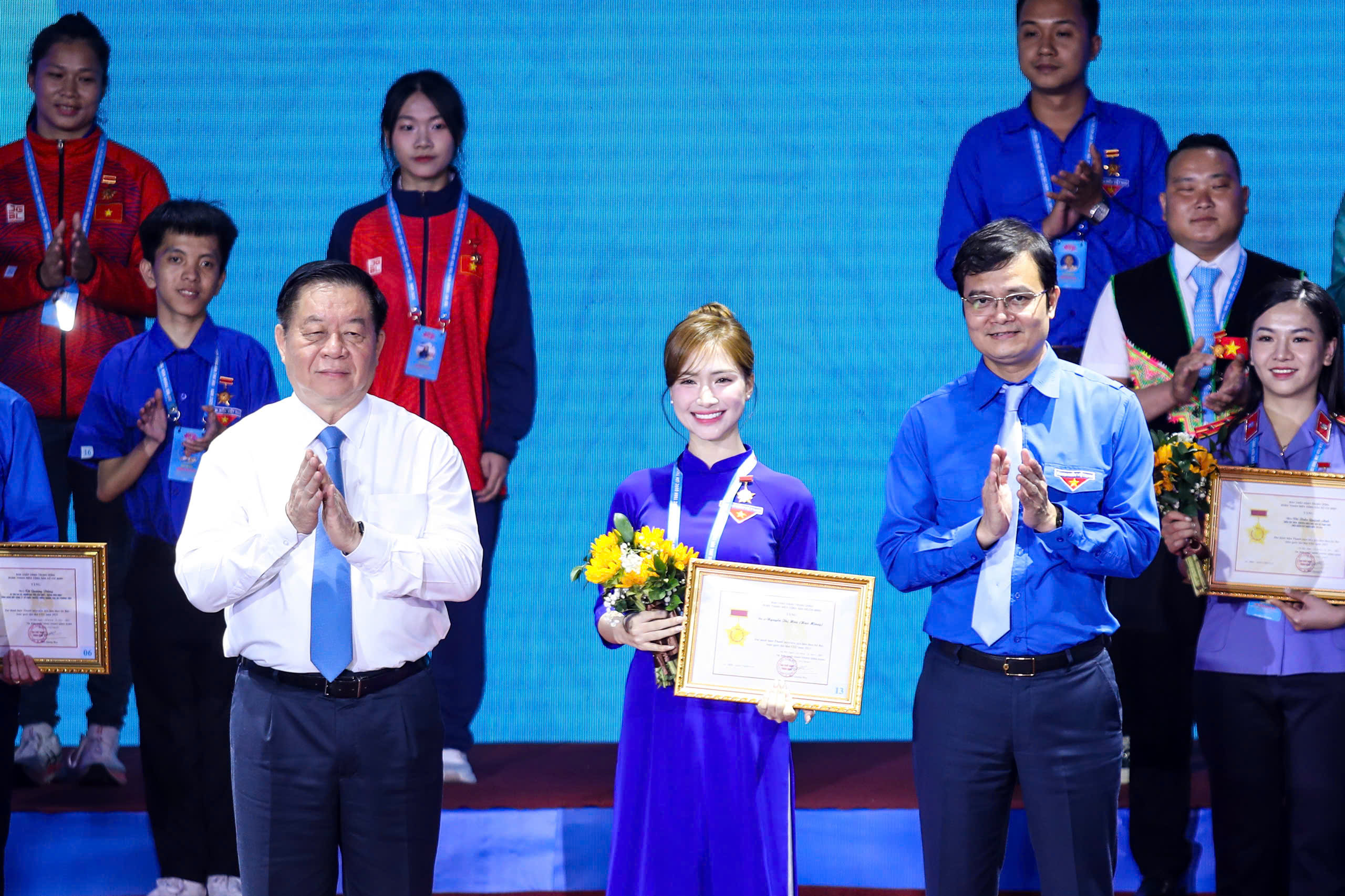 Ông Nguyễn Trọng Nghĩa xúc động, tự hào về thanh niên tiên tiến làm theo lời Bác Ông Nguyễn Trọng Nghĩa xúc động, tự hào về thanh niên tiên tiến làm theo lời Bác