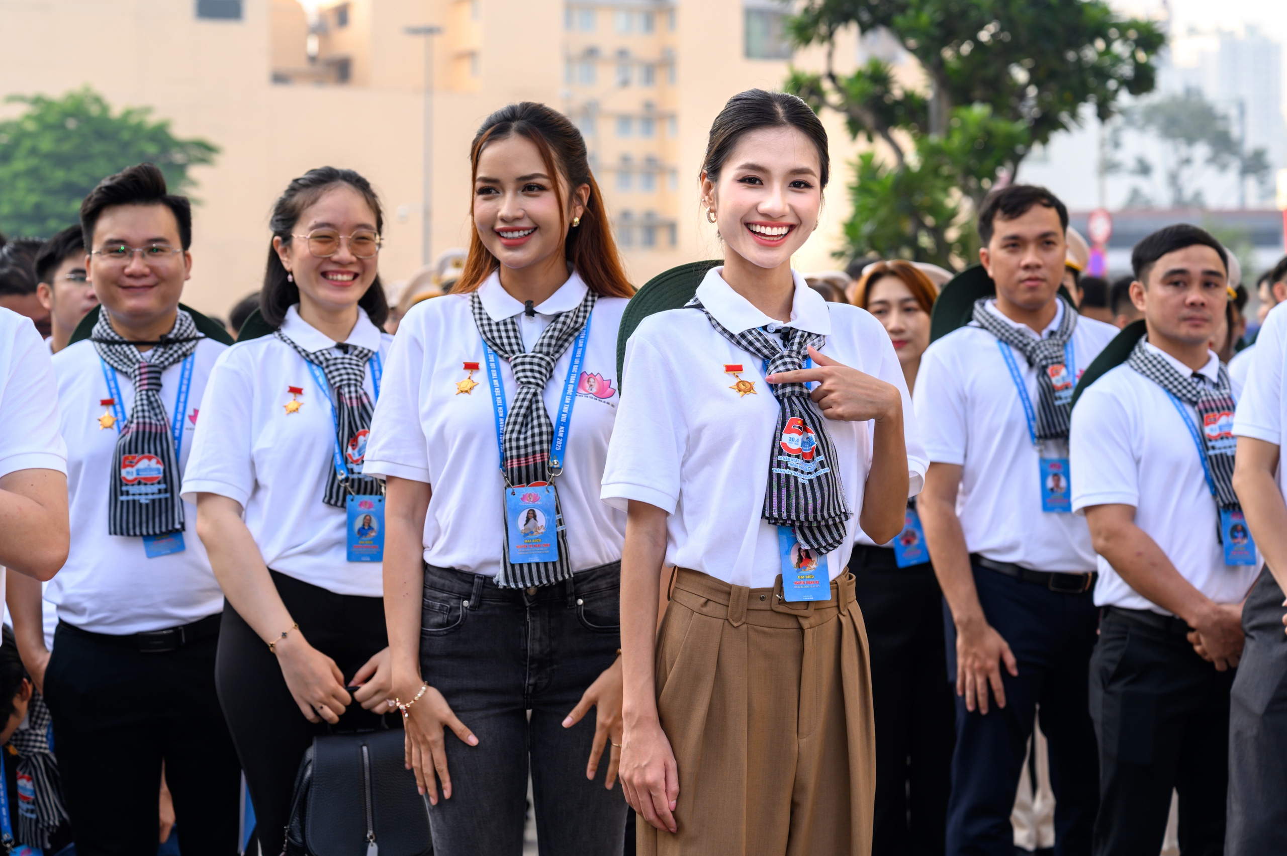 Hoa hậu Nguyễn Thanh Hà được tuyên dương thanh niên làm theo lời Bác - Ảnh 1.