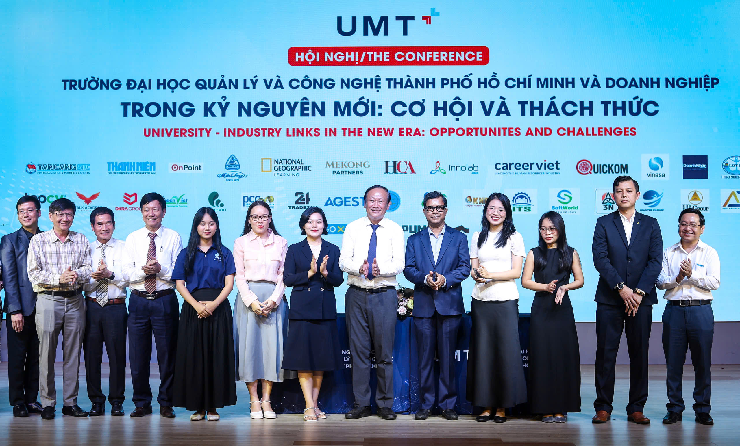 Trường ĐH Quản lý và Công nghệ TP.HCM và Báo Thanh Niên ký kết hợp tác phát triển nghề nghiệp cho sinh viên- Ảnh 2. Trường ĐH Quản lý và Công nghệ TP.HCM và Báo Thanh Niên ký kết hợp tác phát triển nghề nghiệp cho sinh viên- Ảnh 2.