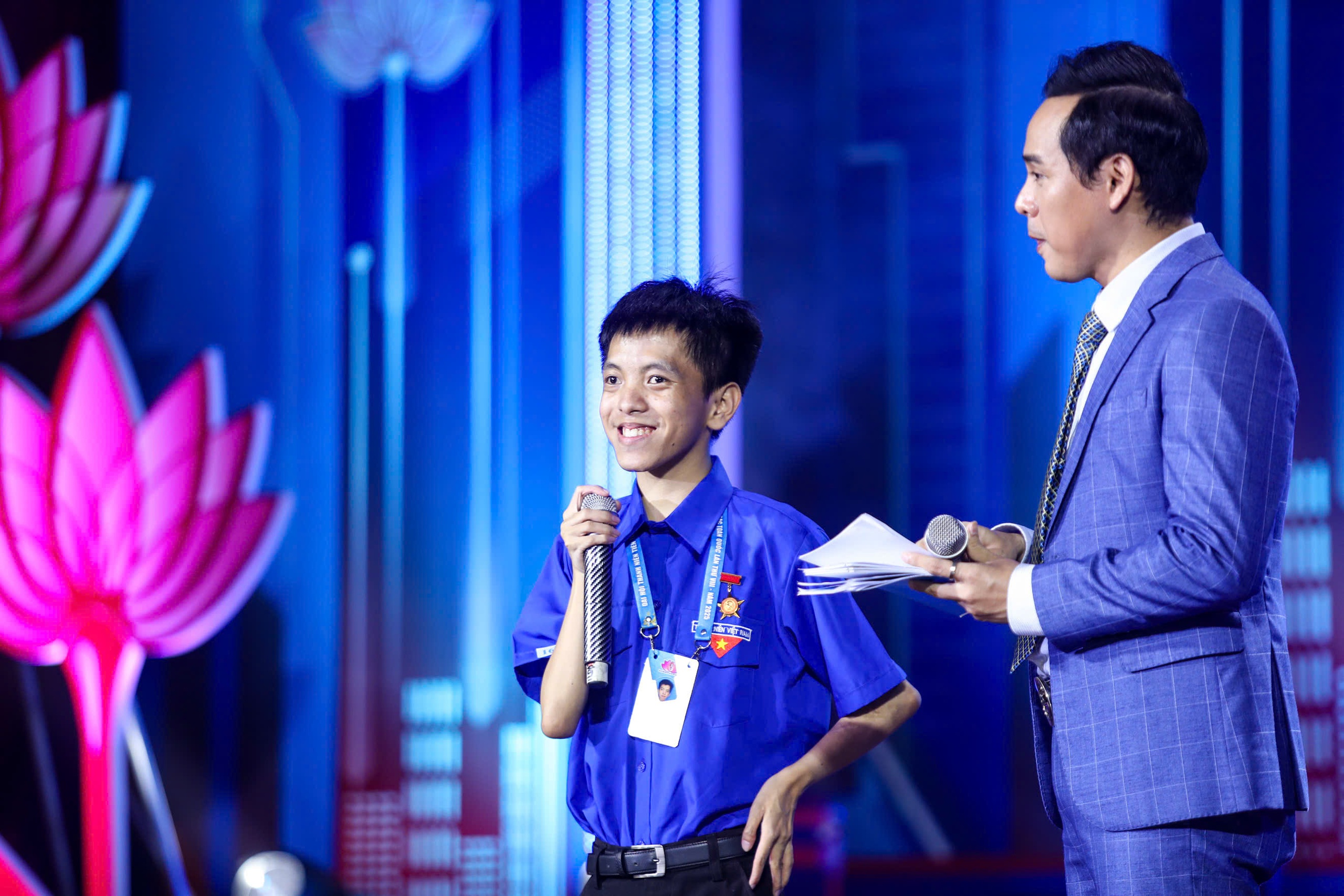 Ca sĩ Phương Mỹ Chi và nhiều người nổi tiếng kể chuyện học theo Bác Hồ - Ảnh 4.