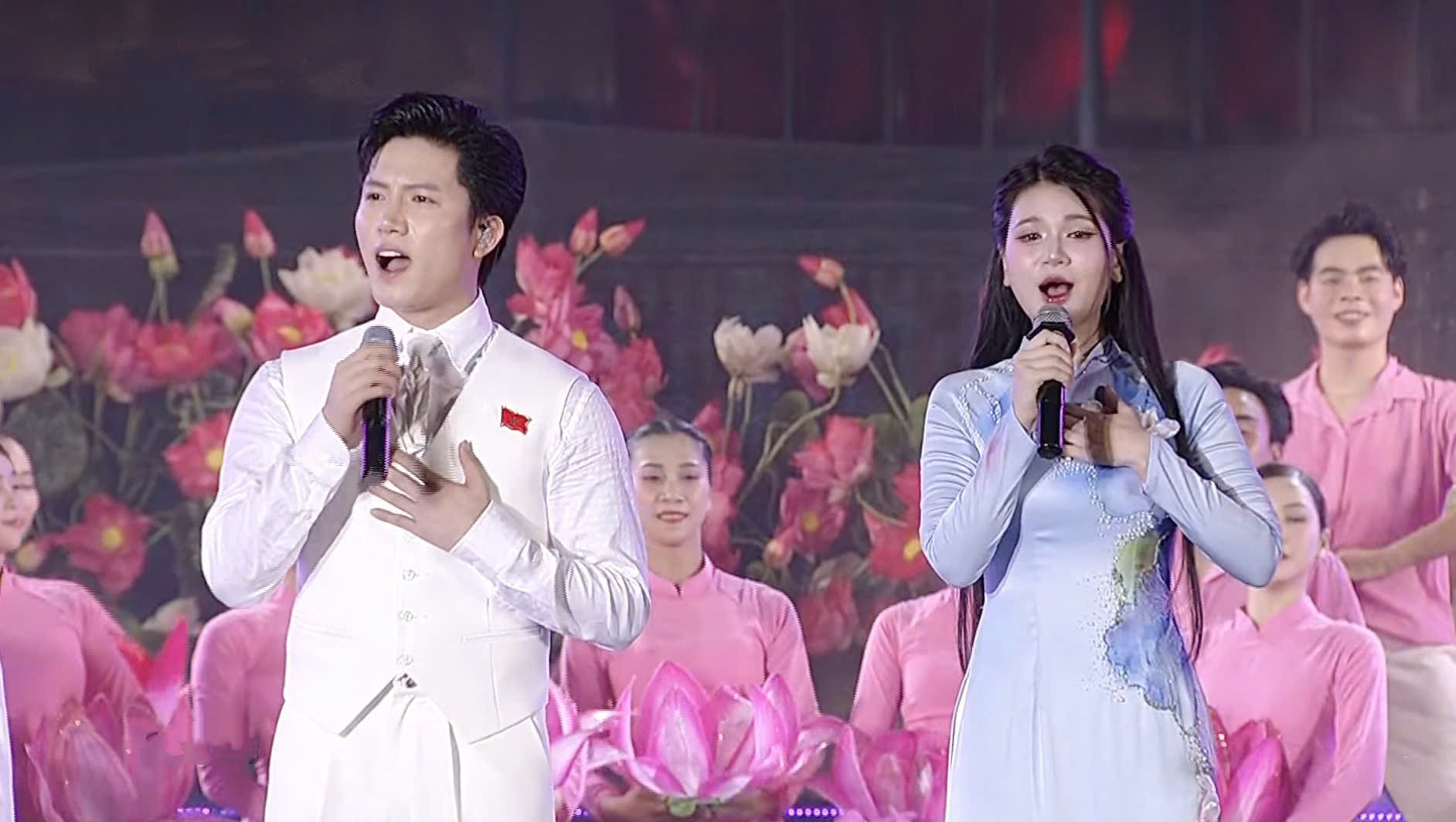 - Ảnh 10. - Ảnh 10.