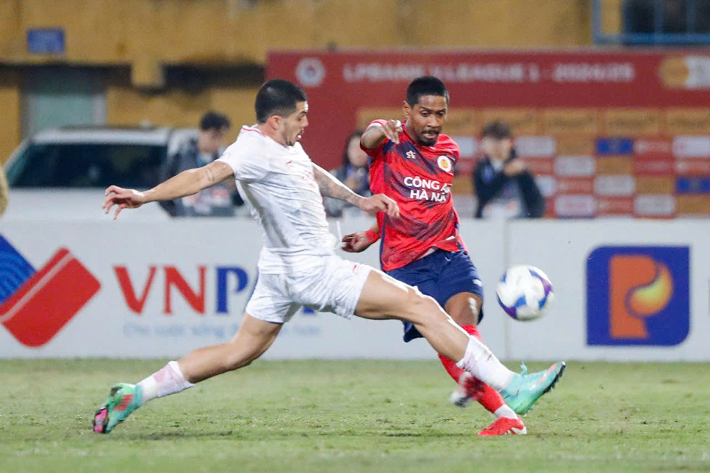 Vietnamese-born players struggle in V-League - Photo 1. Cầu thủ Việt kiều chật vật ở V-League- Ảnh 1.