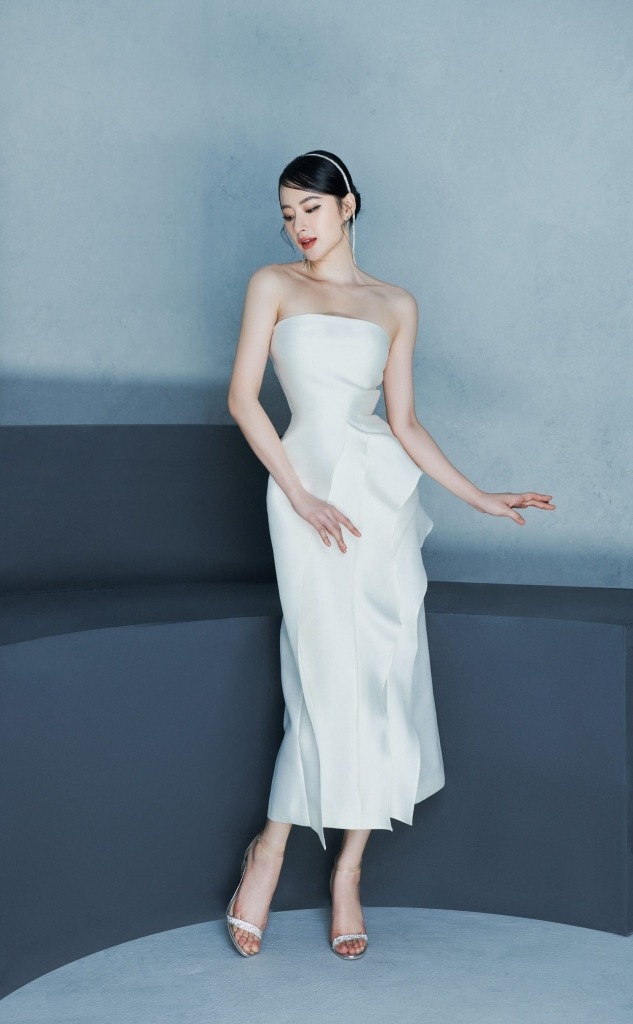 Sang chảnh , quyến rũ cùng váy cúp ngực cho phong cách thời trang 24 / 7 - Ảnh 2. Sang chảnh , quyến rũ cùng váy cúp ngực cho phong cách thời trang 24 / 7 - Ảnh 2.
