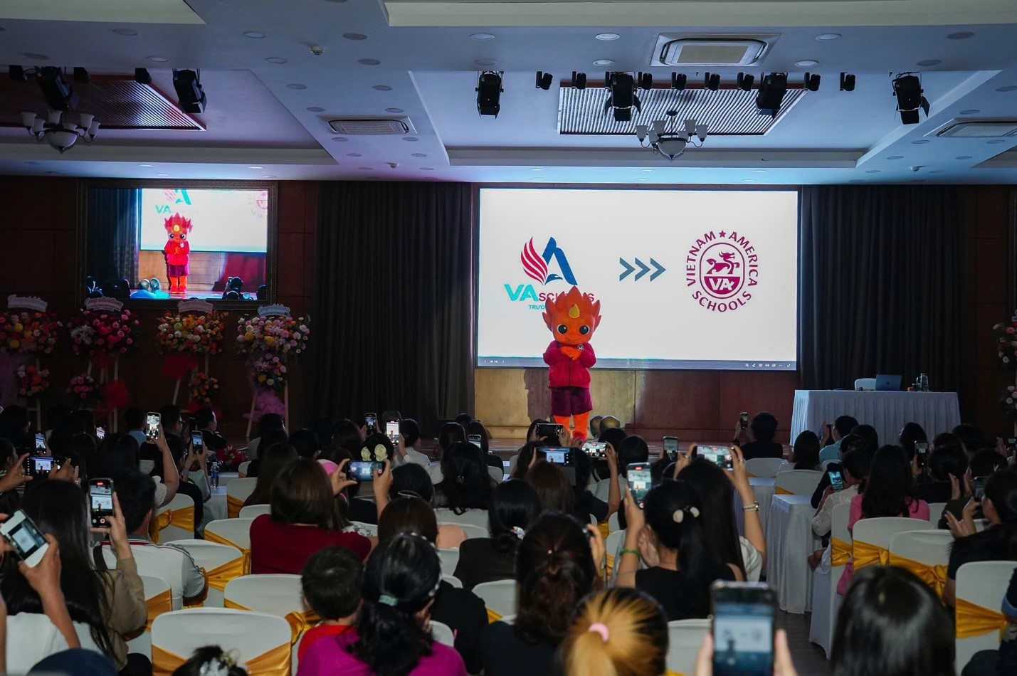 VA Schools ra mắt bộ nhận diện thương hiệu mới: Trường học của sự lắng nghe- Ảnh 2. VA Schools ra mắt bộ nhận diện thương hiệu mới: Trường học của sự lắng nghe- Ảnh 2.