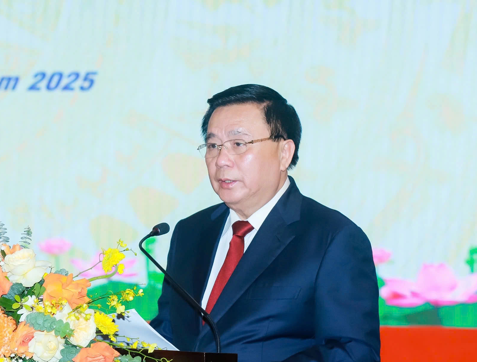 Chủ tịch Hồ Chí Minh – biểu tượng của khát vọng độc lập, tự do, hạnh phúc Chủ tịch Hồ Chí Minh – biểu tượng của khát vọng độc lập, tự do, hạnh phúc