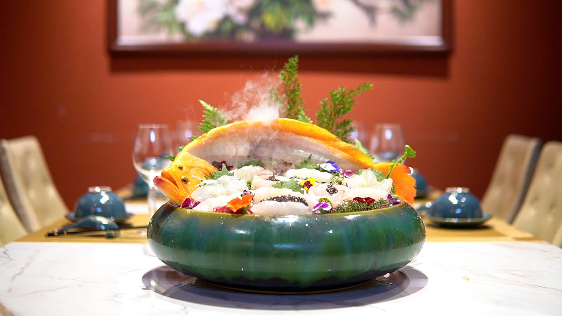 Trải nghiệm &lsquo;view triệu đ&ocirc;&rsquo; v&agrave; m&agrave;n tr&igrave;nh diễn ẩm thực sang trọng giữa l&ograve;ng TP.HCM- Ảnh 1.