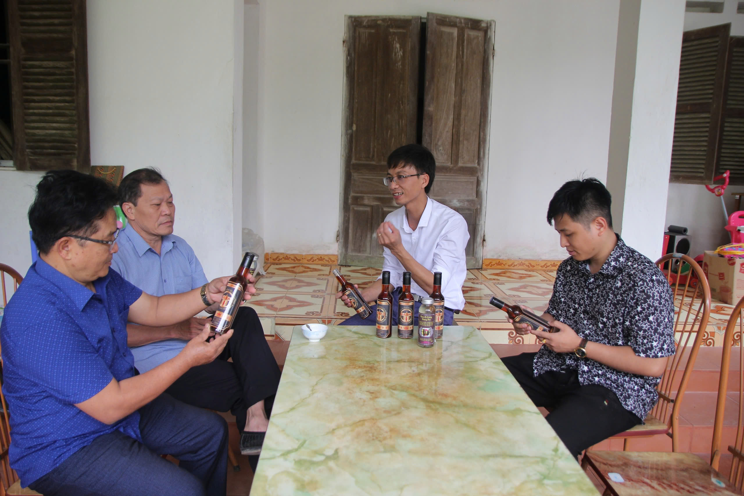 Thầy giáo Tuyên Quang làm giàu từ cà cuống- Ảnh 3. Thầy giáo Tuyên Quang làm giàu từ cà cuống- Ảnh 3.