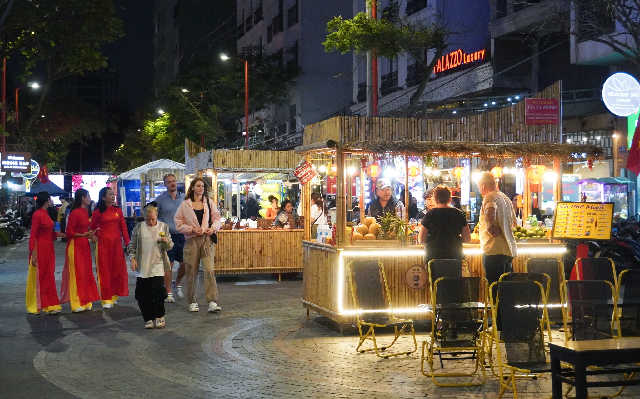 Đầu tư 105 tỉ đồng nâng cấp những đường nào để phố Tây hoạt động 24/24? - Ảnh 1.